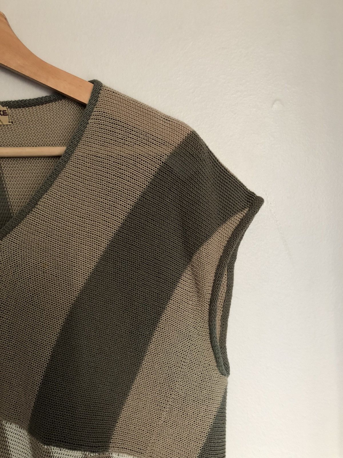 Homme Plisse Issey Miyake Issey Miyake Rare 1970’s Circular Knit Pullover Size US M / EU 48-50 / 2 - 9 Thumbnail