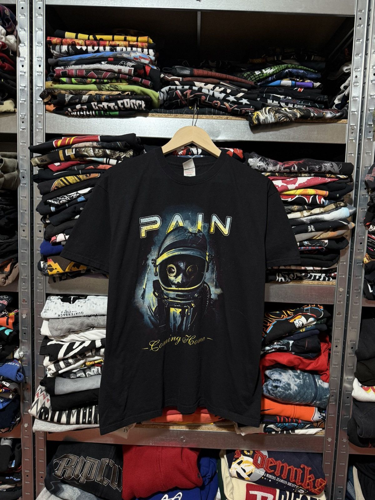 Band Tees Vintage Pain Coming Home 2017 Rock Band T-Shirt Y2K Hype Size US XL / EU 56 / 4 - 1 Thumbnail
