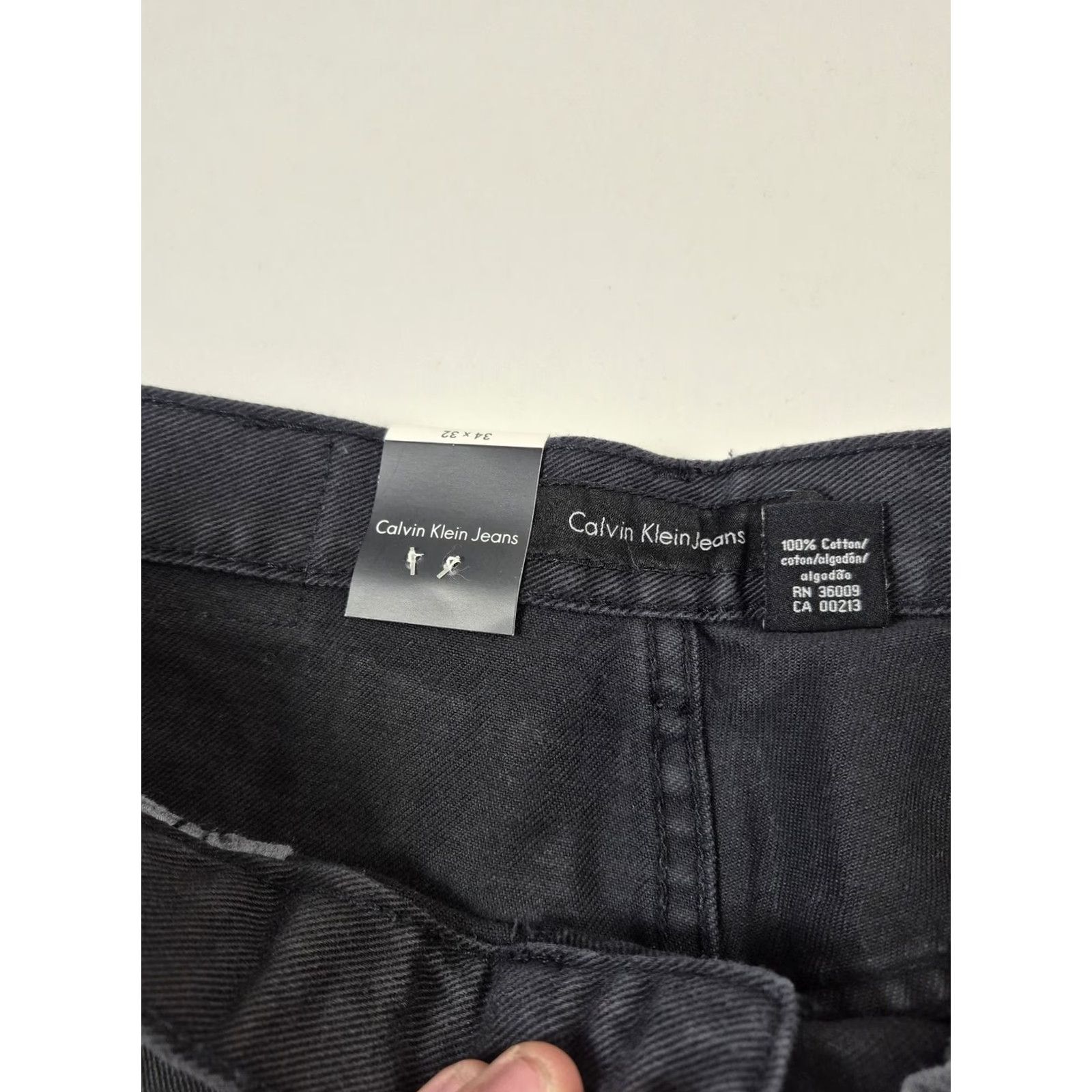 Vintage Calvin Klein Jeans Jeans Mens 34x32 Black High Rise Tapered Leg Denim Easy Fit Size US 34 / EU 50 - 4 Thumbnail