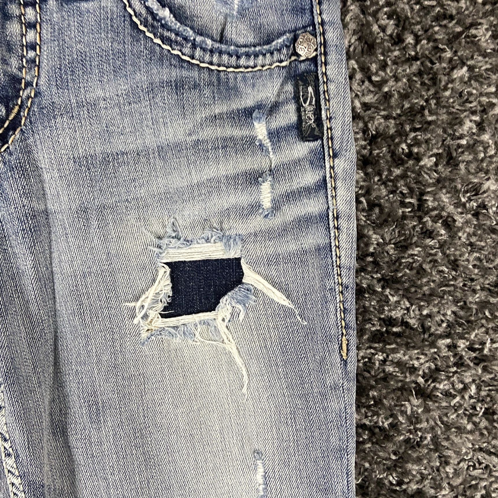 Silver Jeans Co. SILVER JEANS Suki Flap Bermuda Distressed Jean Shorts Blue Women’s 26 Size 26" / US 2 / IT 38 - 5 Thumbnail
