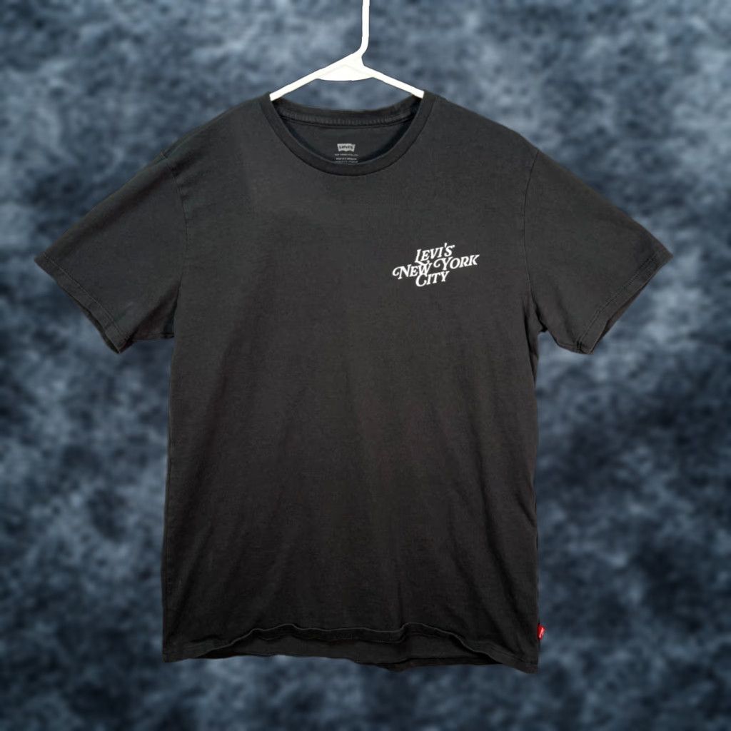 Levi's Levi's T-Shirt Levis New York City Graphic Mens M Black Cotton Shirt Logo 2010s Men Size US M / EU 48-50 / 2 - 1 Thumbnail