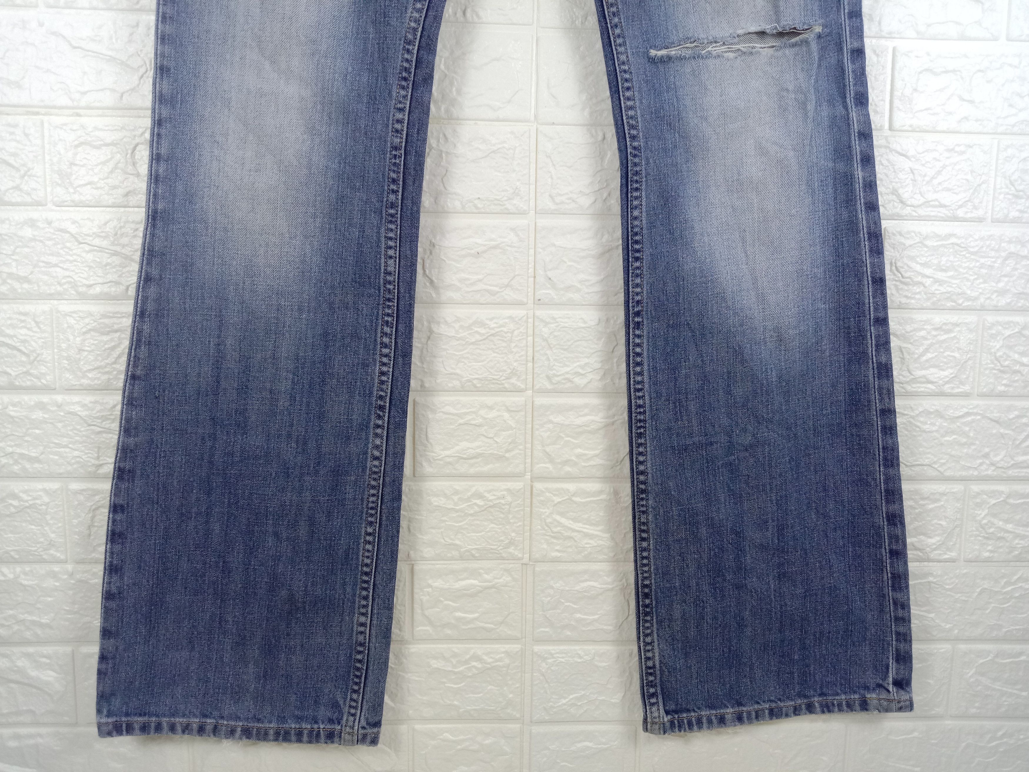 Lee Vintage Lee Faded Blue Flare Jeans Bell Bottom Ripped Denim Size US 32 / EU 48 - 4 Thumbnail