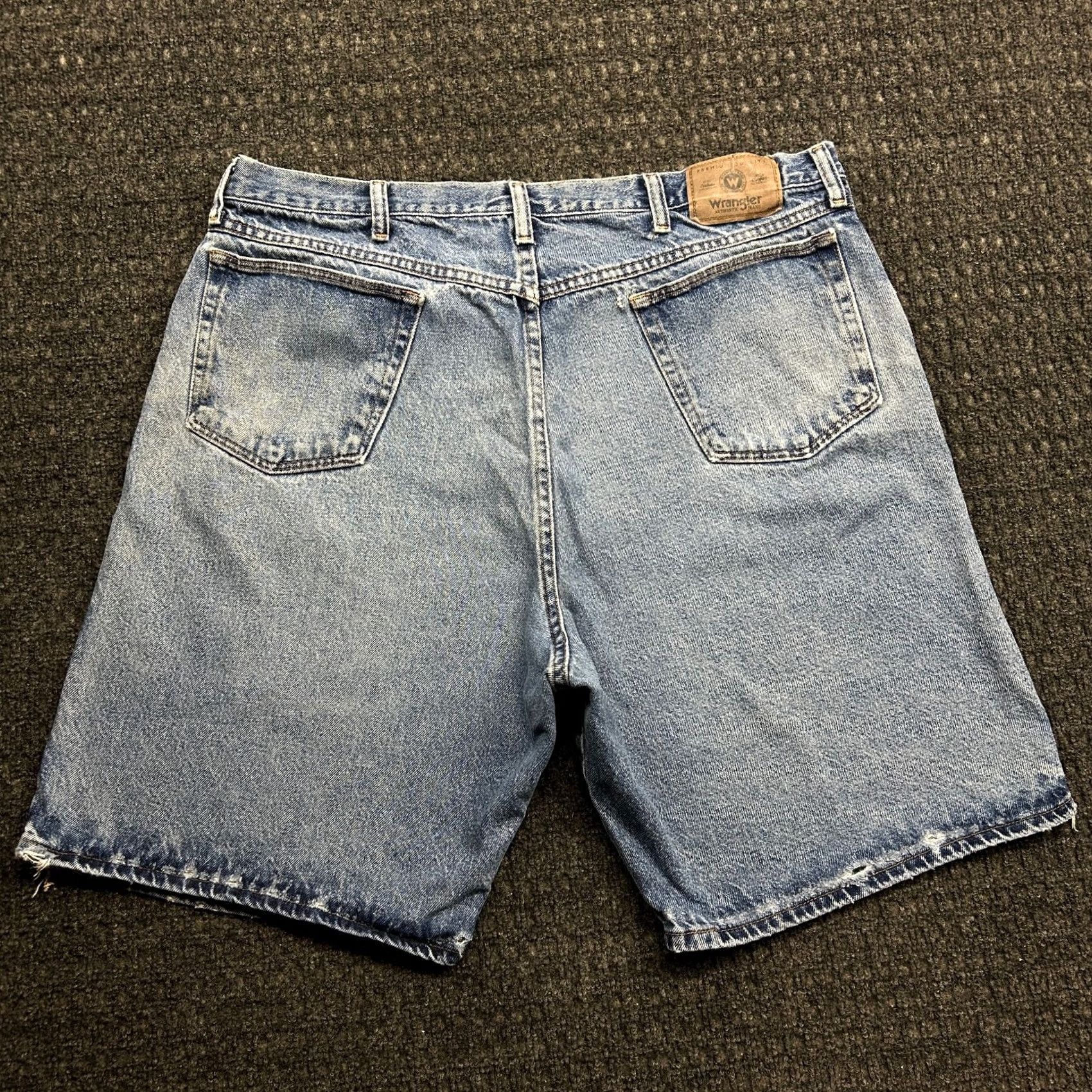 Wrangler VINTAGE Wrangler Denim Jean Shorts Jorts Blue 40 Loose Baggy Skater Grunge Distre y2k Men Size US 40 / EU 56 - 2 Thumbnail