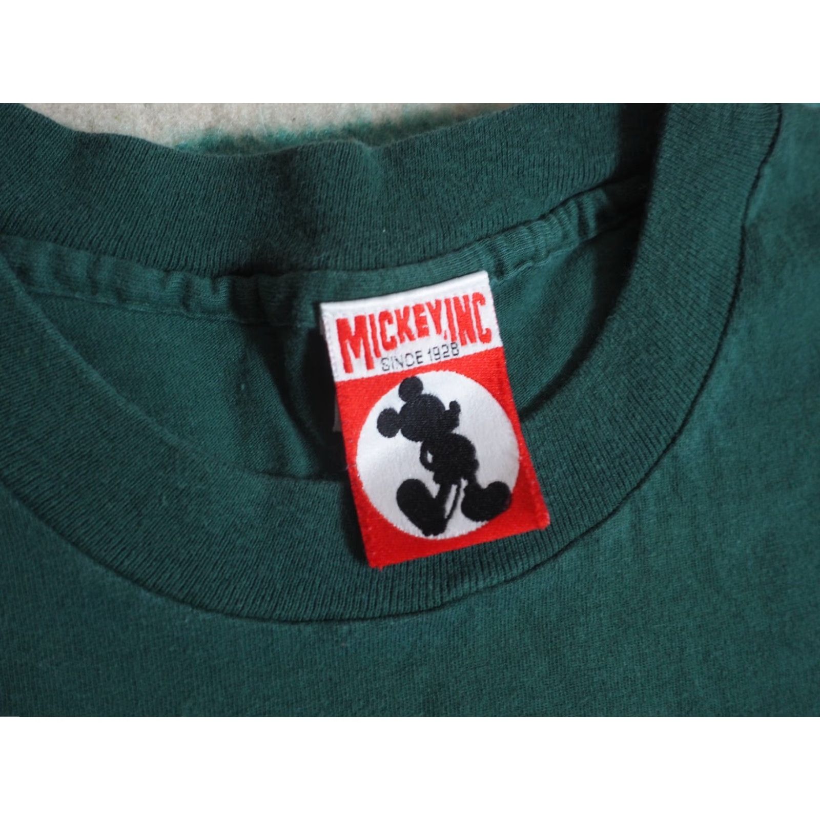Disney VINTAGE 90s Disney Mickey Inc Winnie Pooh Tigger Green USA Art Tee Shirt Mens L Size US L / EU 52-54 / 3 - 3 Thumbnail