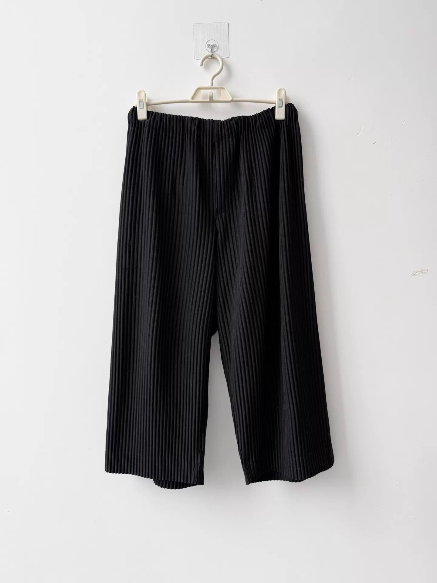 Homme Plisse Issey Miyake Issey Miyake HOMME PLISSÉ mid pants black size 2 Size US 32 / EU 48 - 1 Thumbnail