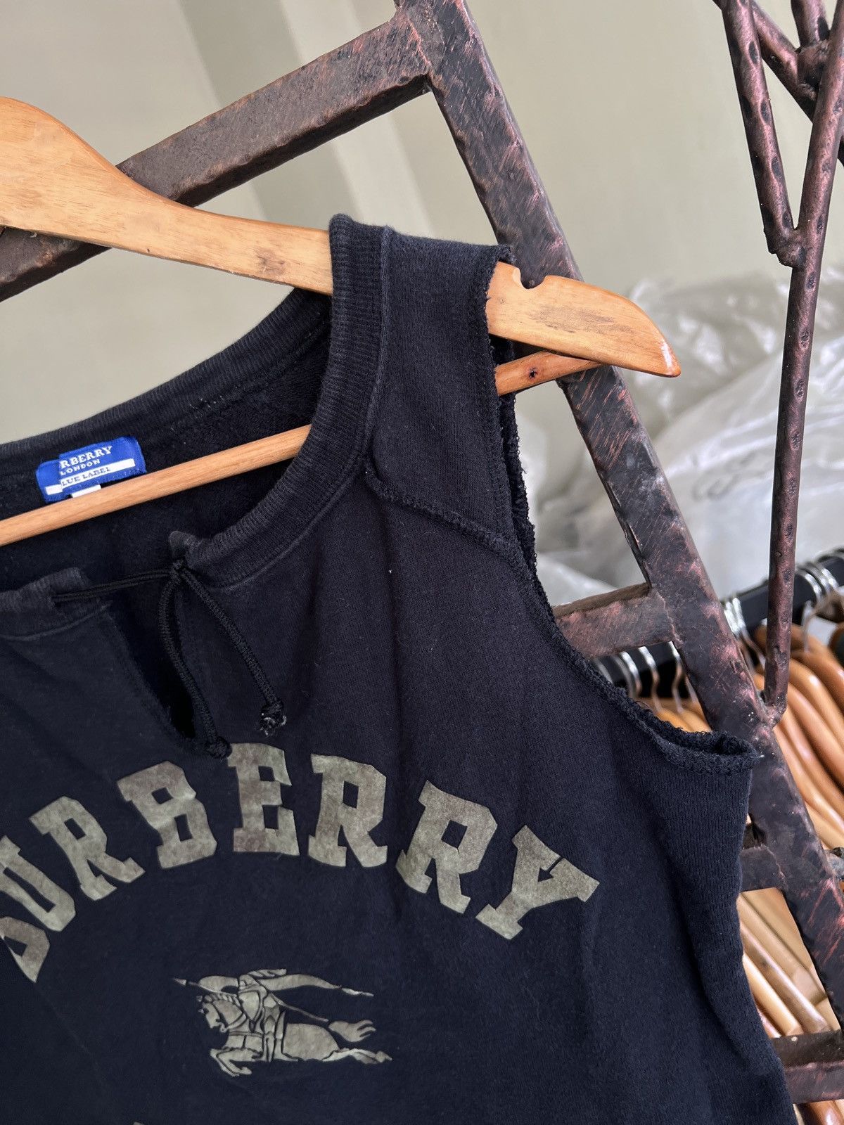 Burberry vintage burberry blue label big logo tank top Size XS / US 0-2 / IT 36-38 - 4 Thumbnail