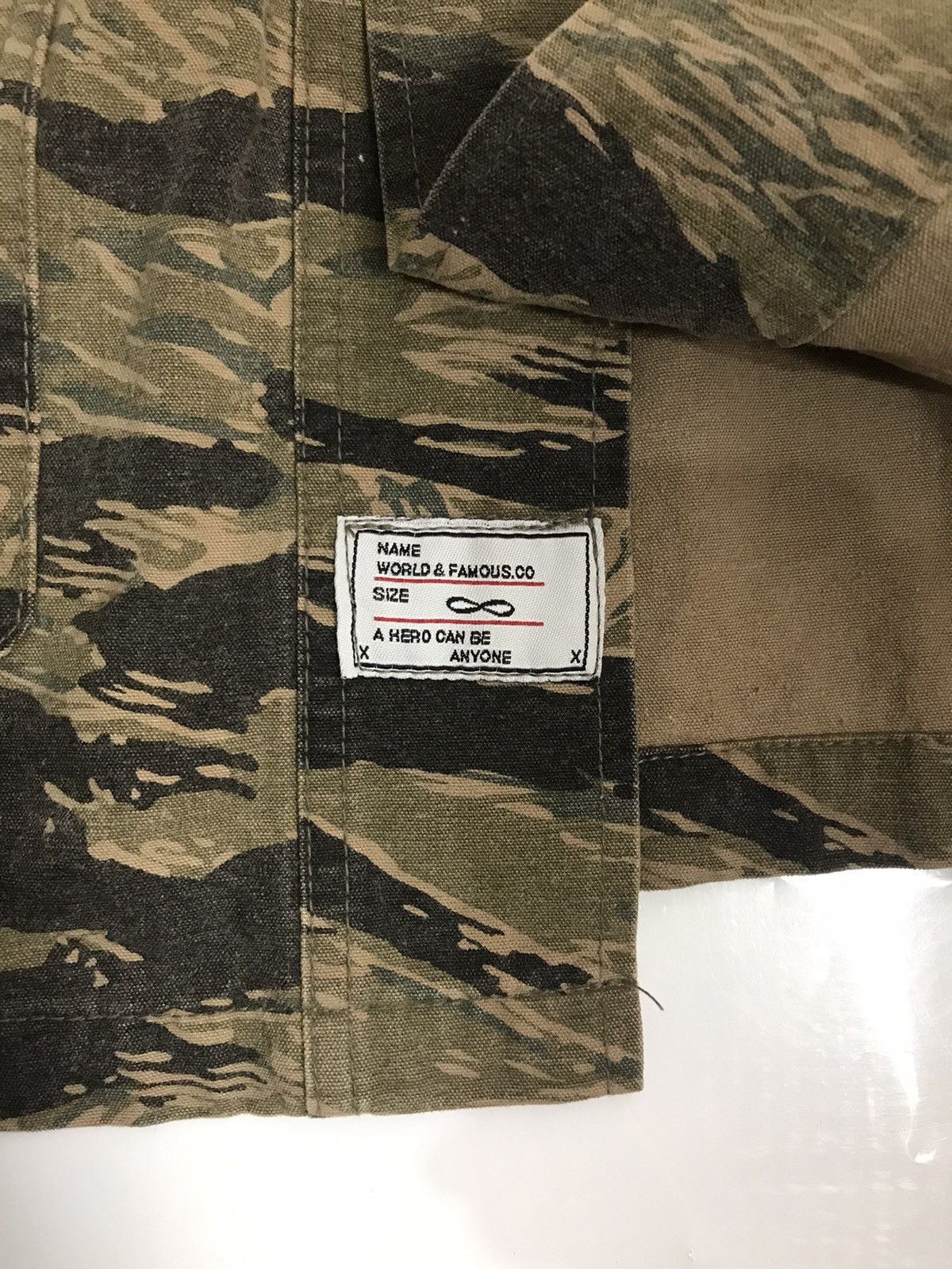 Designer × Vintage Tiger Stripe "World Famous" Size US M / EU 48-50 / 2 - 7 Thumbnail