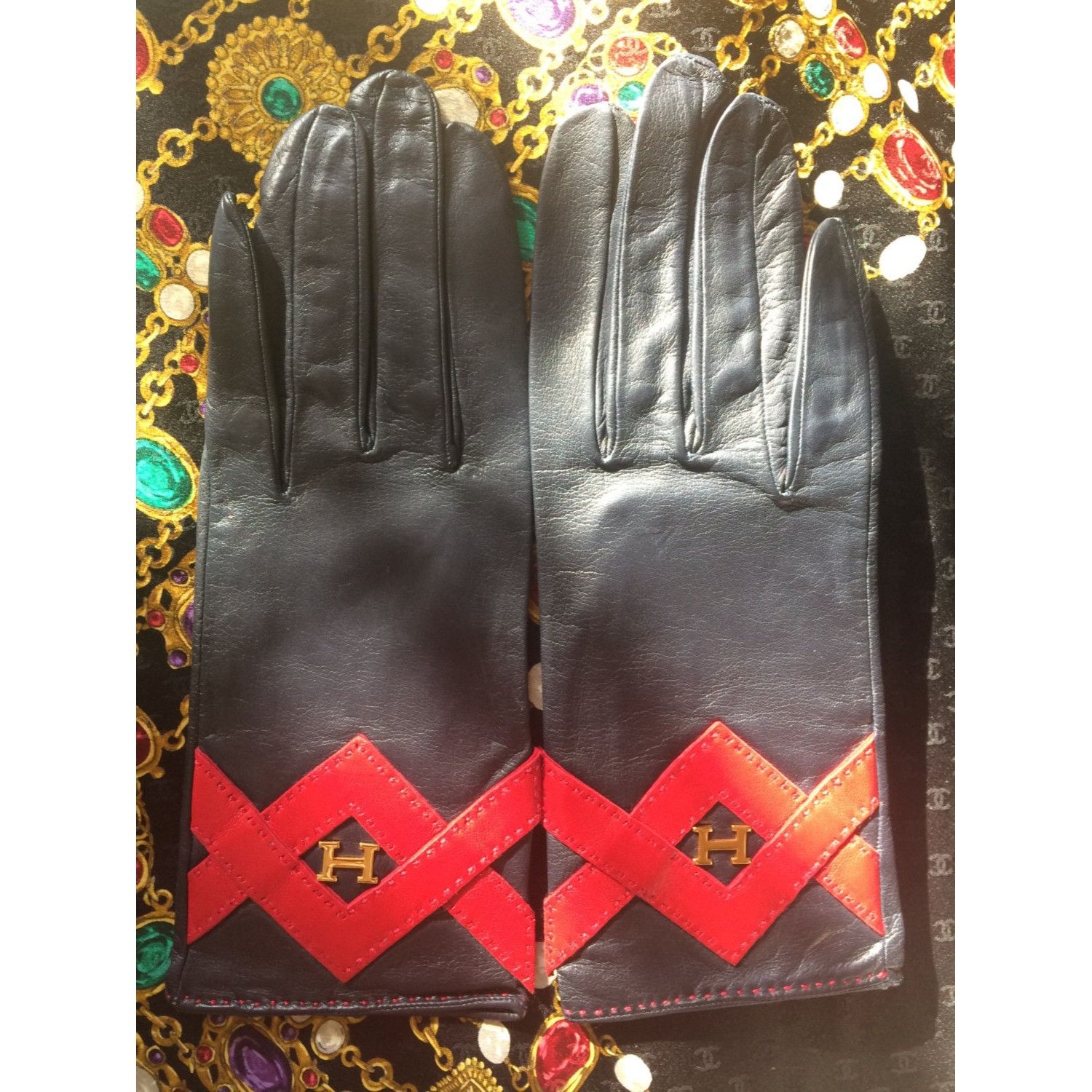 Hermes MINT. Vintage HERMES black lambskin gloves with golden H Size ONE SIZE - 2 Thumbnail