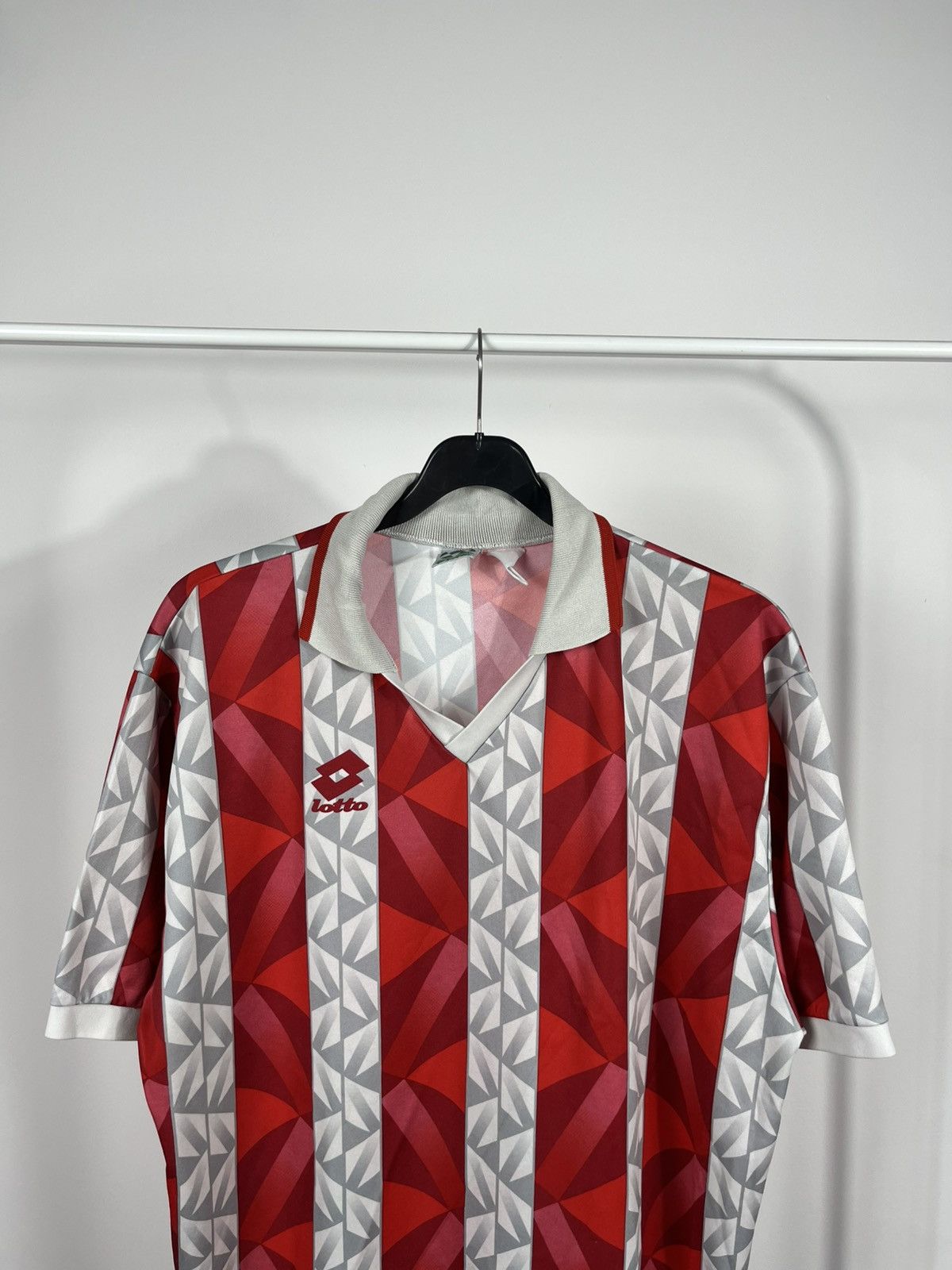 Lotto Sport Vintage Lotto Calcio Italia Red Geometric Soccer Jersey Size US XL / EU 56 / 4 - 2 Thumbnail