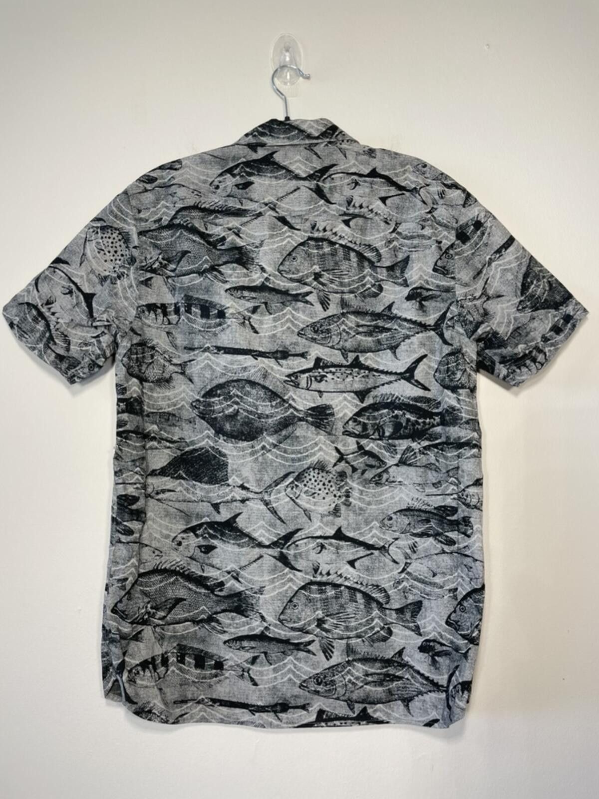 REEF REEF Fish Camo Short Sleeve Button-Down Coastal Grandpa Sz M Size US M / EU 48-50 / 2 - 7 Thumbnail