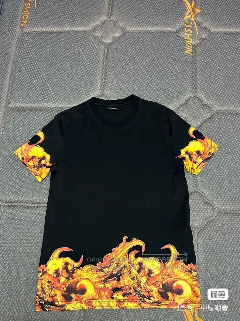 Other Givenchy Flame Short Sleeve S, No Accessories Size US S / EU 44-46 / 1 - 4 Thumbnail