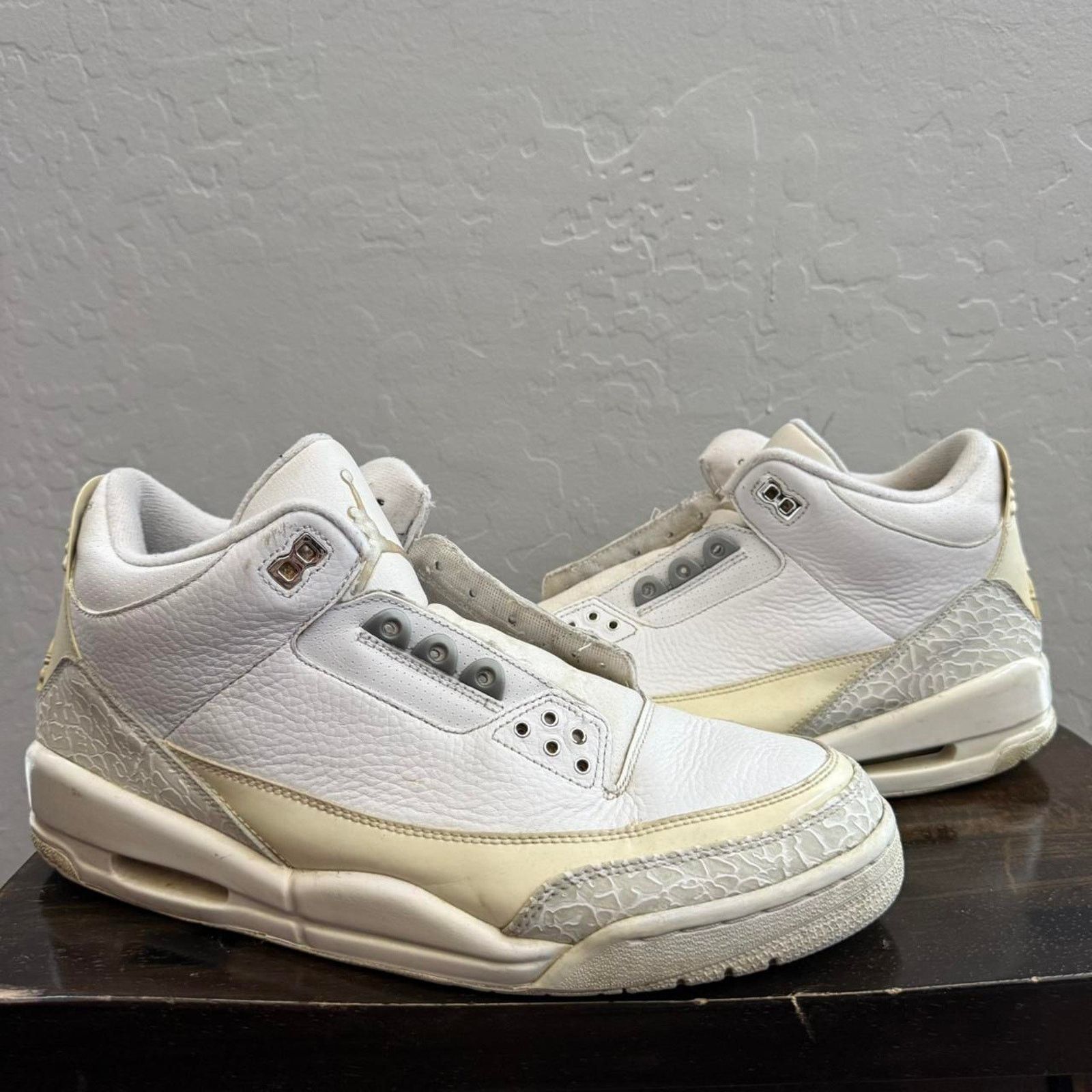 Jordan Brand Jordan 3 Metalic Silver Pure Money White Size US 12 / EU 45 - 1 Thumbnail