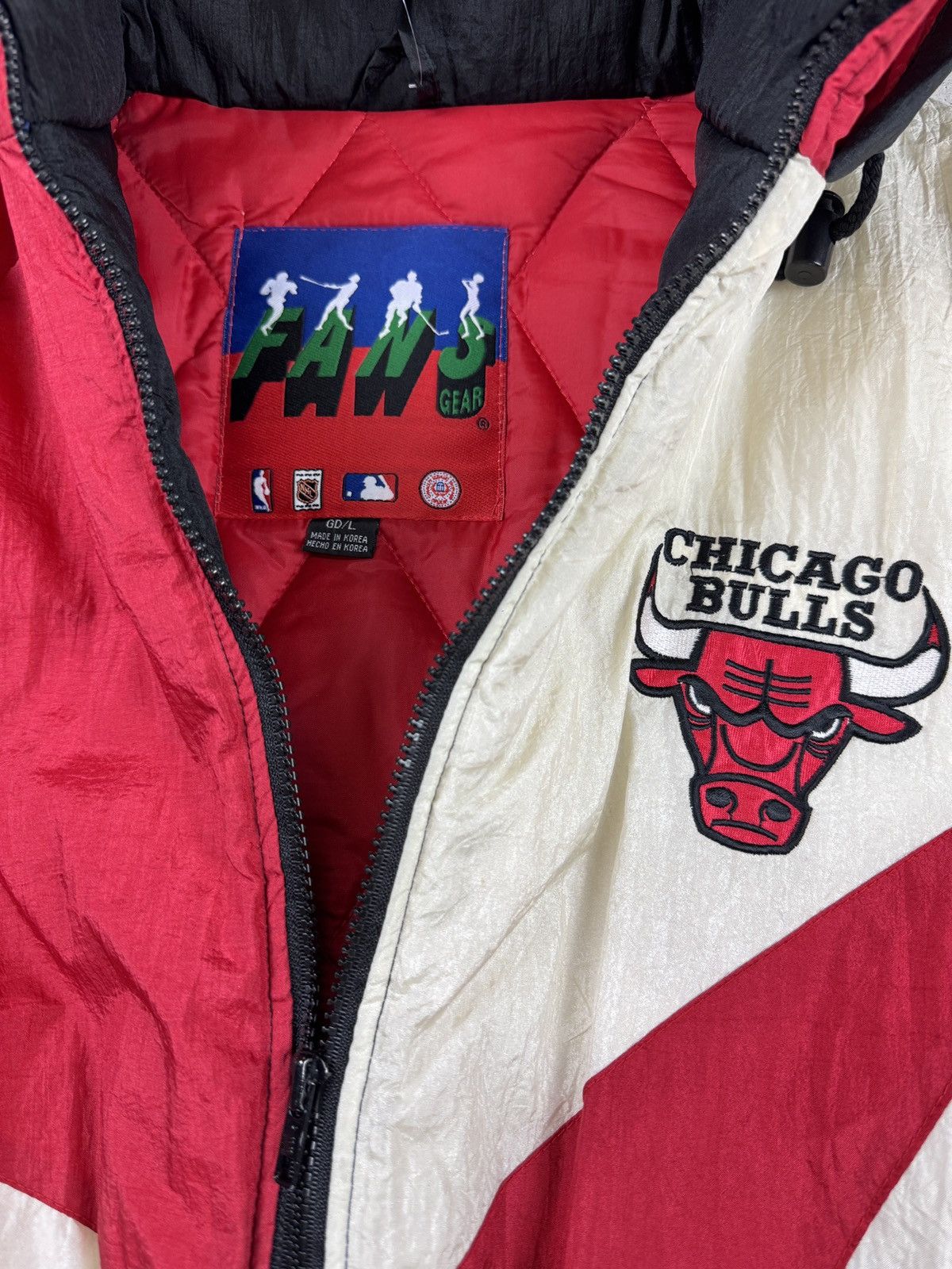Vintage 1990’s Chicago Bulls Hooded Puffer Jacket Size US L / EU 52-54 / 3 - 4 Thumbnail
