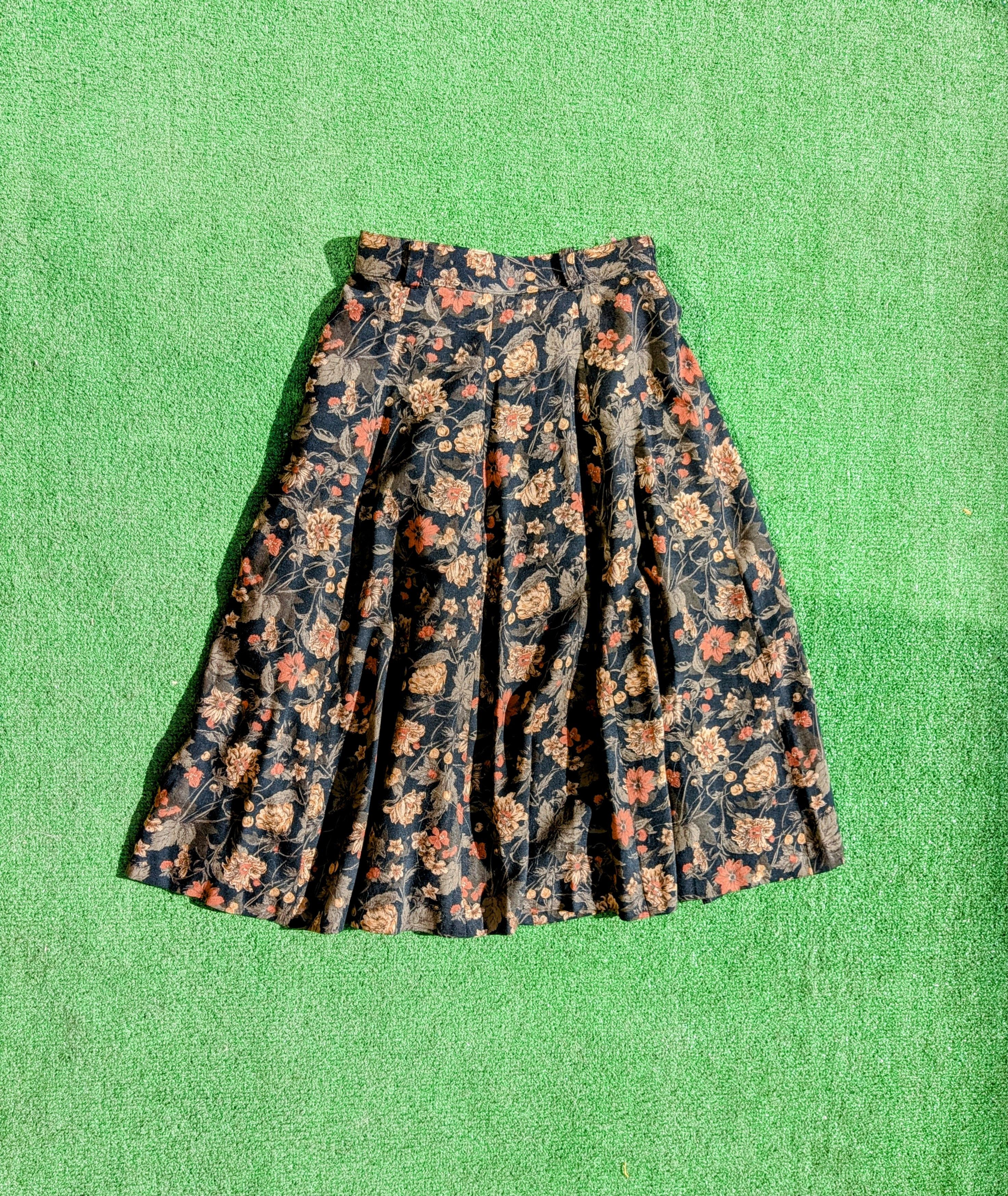 Vintage Vintage 1980s Floral Petite Zip w/Pockets Midi A-Line Skirt Size 25" / US 0 / IT 36 - 7 Thumbnail
