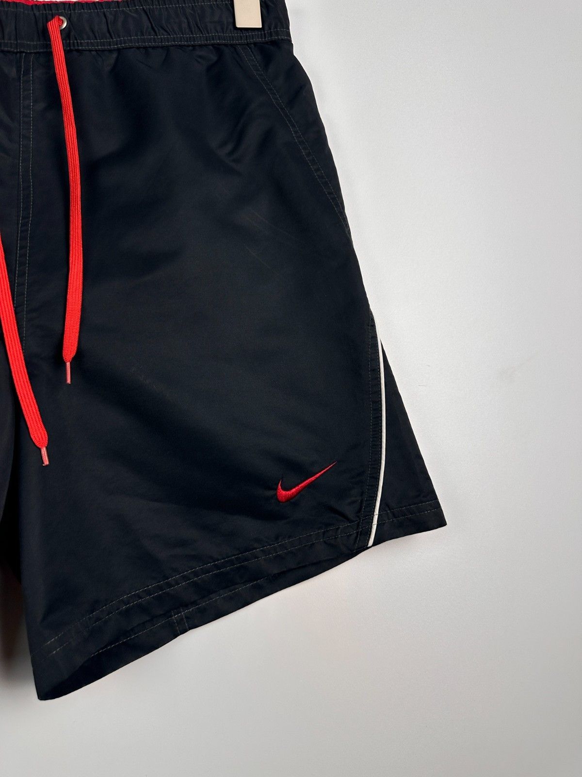 Nike Vintage Nike Shox Shorts Black Red Mens Size M Size US 34 / EU 50 - 3 Thumbnail