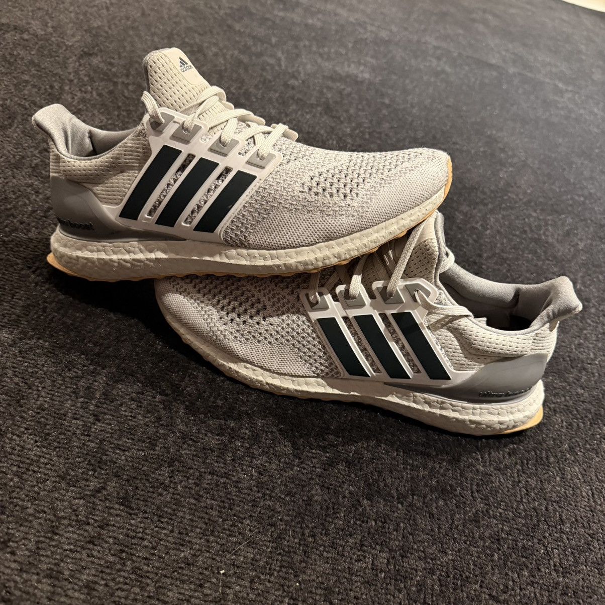 Adidas Adidas gray and black ultra boost Size US 10 / EU 43 - 1 Thumbnail