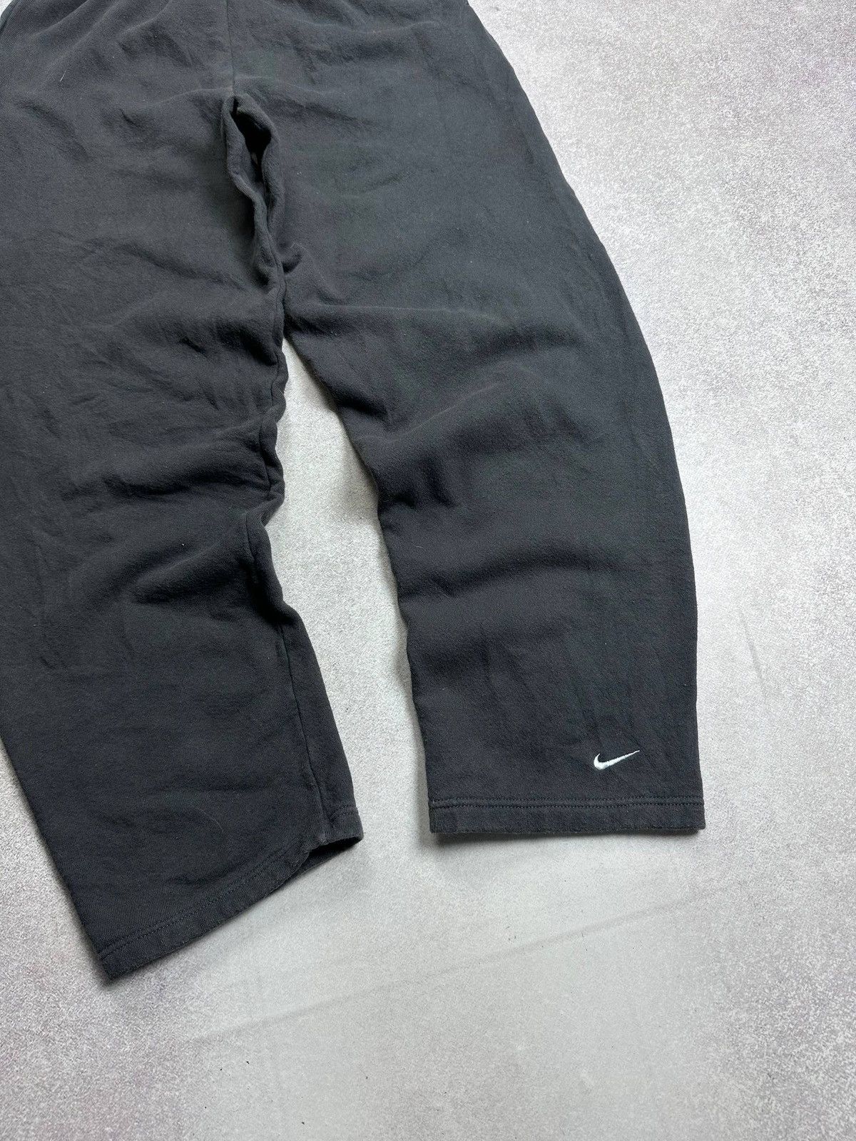 Nike Vintage Nike Swoosh Y2K Baggy Sweatpants L Size US 34 / EU 50 - 2 Thumbnail