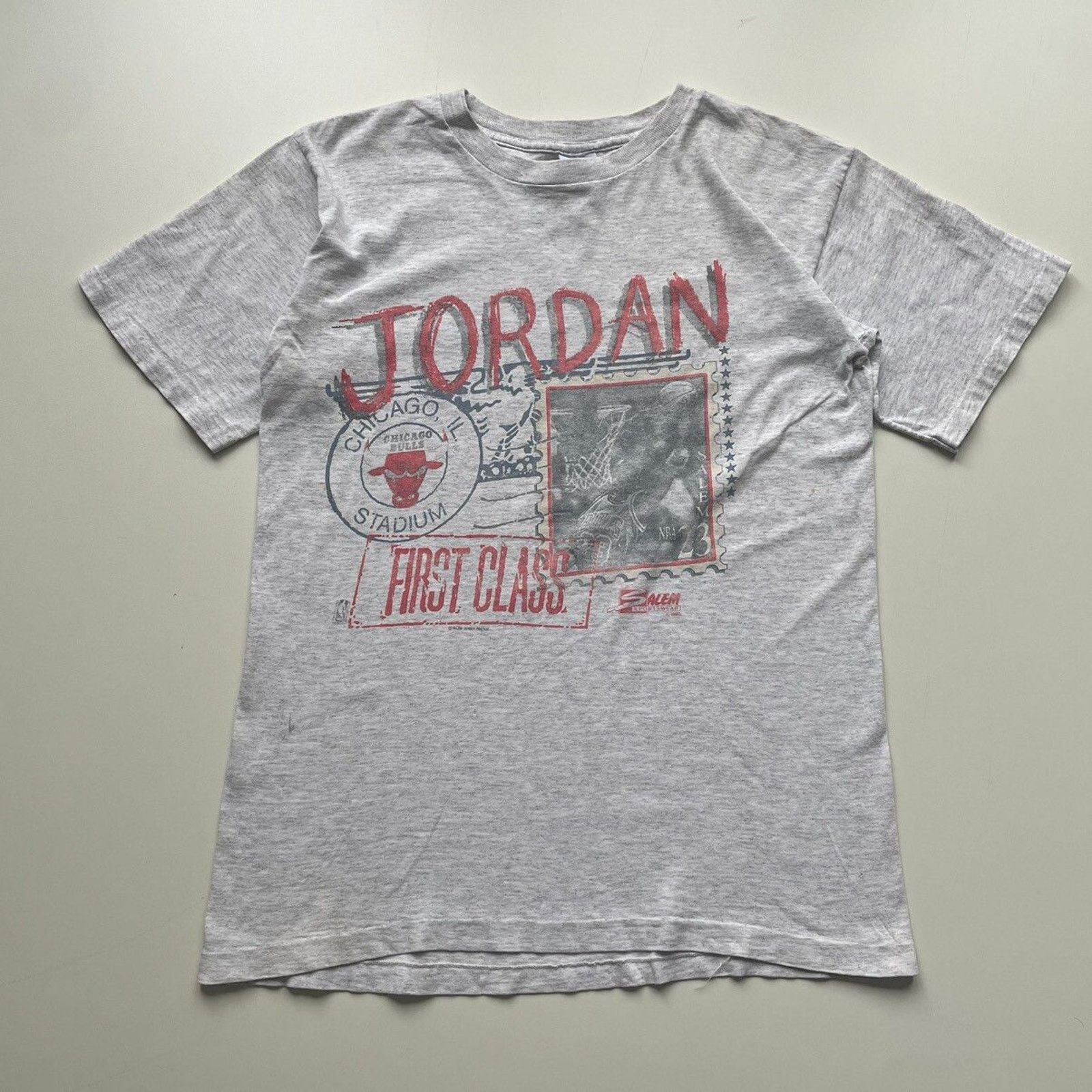 NBA × Salem Sportswear × Vintage Vintage 90s Michael Jordan Chicago Bulls NBA T Shirt Medium Size US M / EU 48-50 / 2 - 1 Thumbnail