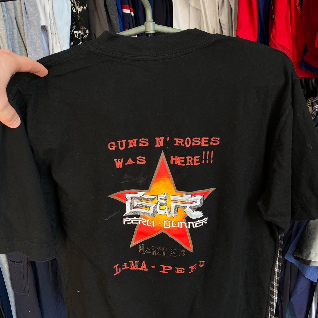 Band Tees × Vintage Vintage Guns N Roses Big logo 90’s graphic band tee Size US M / EU 48-50 / 2 - 7 Thumbnail