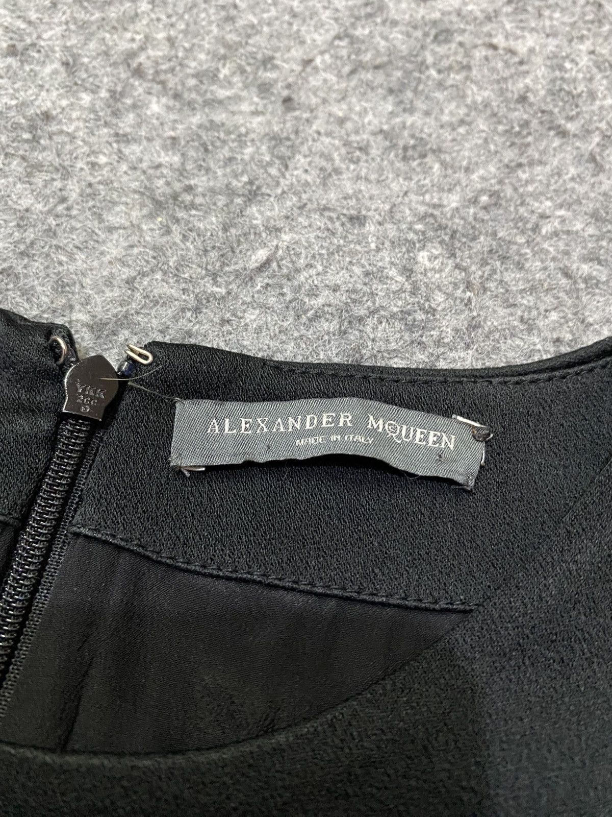Alexander McQueen Alexander McQueen Black Lace Blouse Size XS / US 0-2 / IT 36-38 - 5 Thumbnail