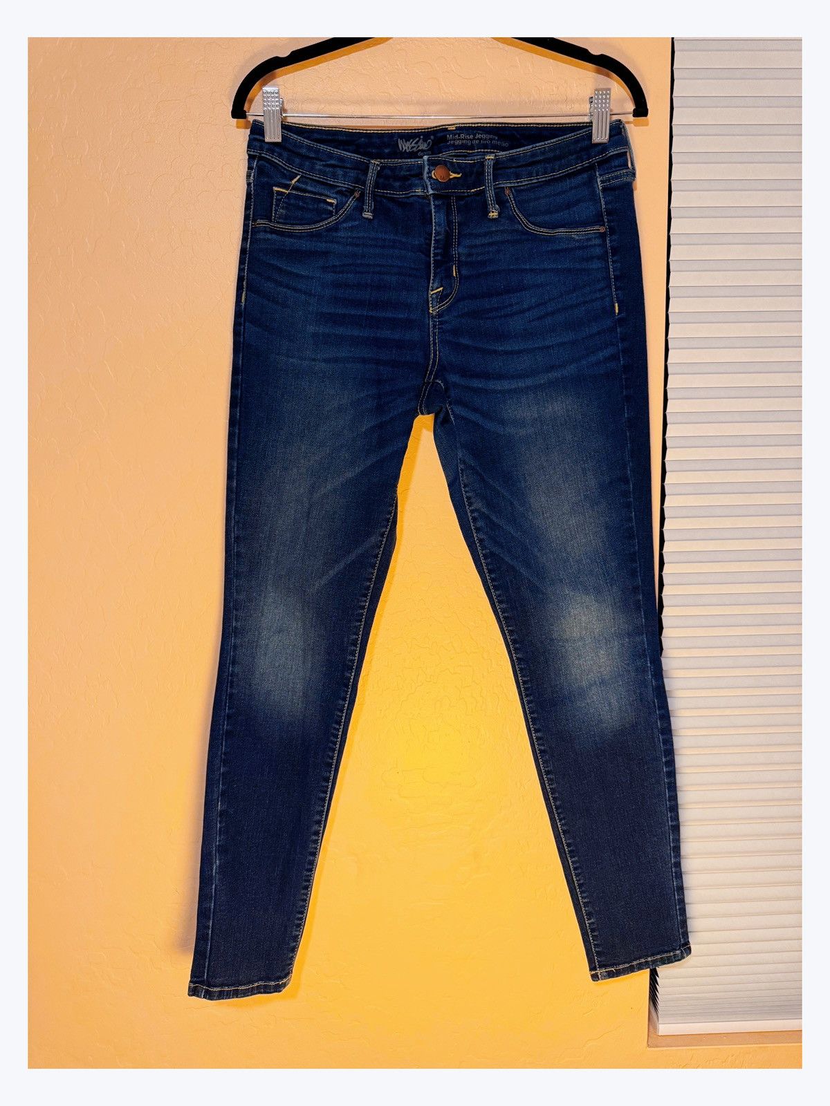 Mossimo Mossimo Mid-Rise Jeggings – Size M | Stretch Denim Comfort Size 30" / US 8 / IT 44 - 1 Thumbnail
