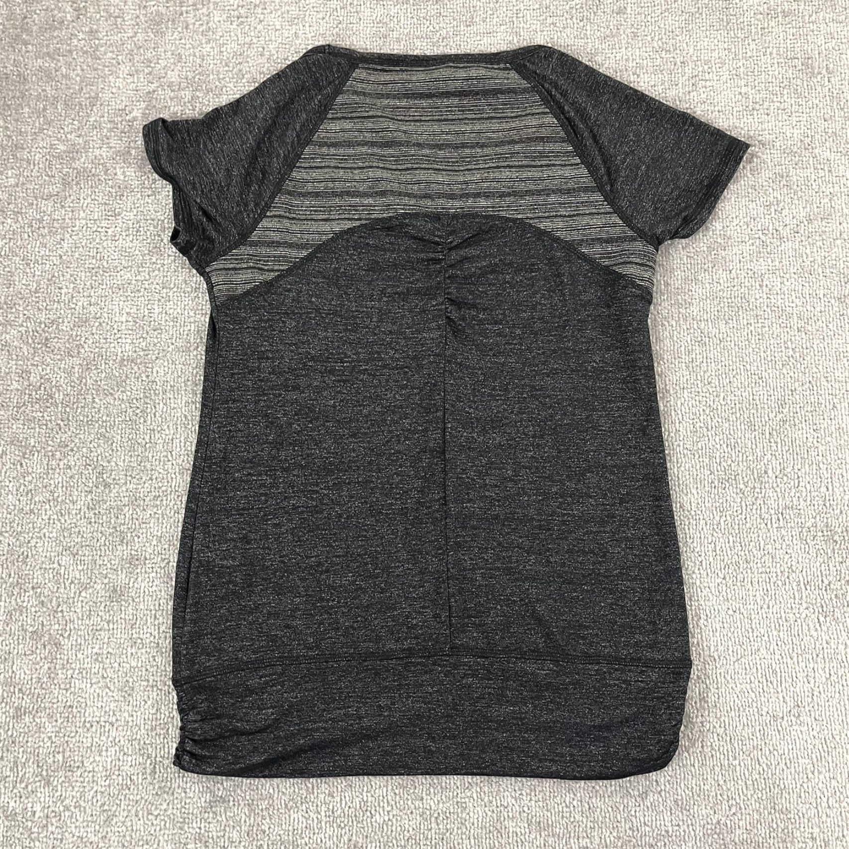 Athleta ATHLETA Shirt Women XS Saturnalina Top Gray Short Sleeve Active Yoga Gym Running Size XS / US 0-2 / IT 36-38 - 7 Thumbnail