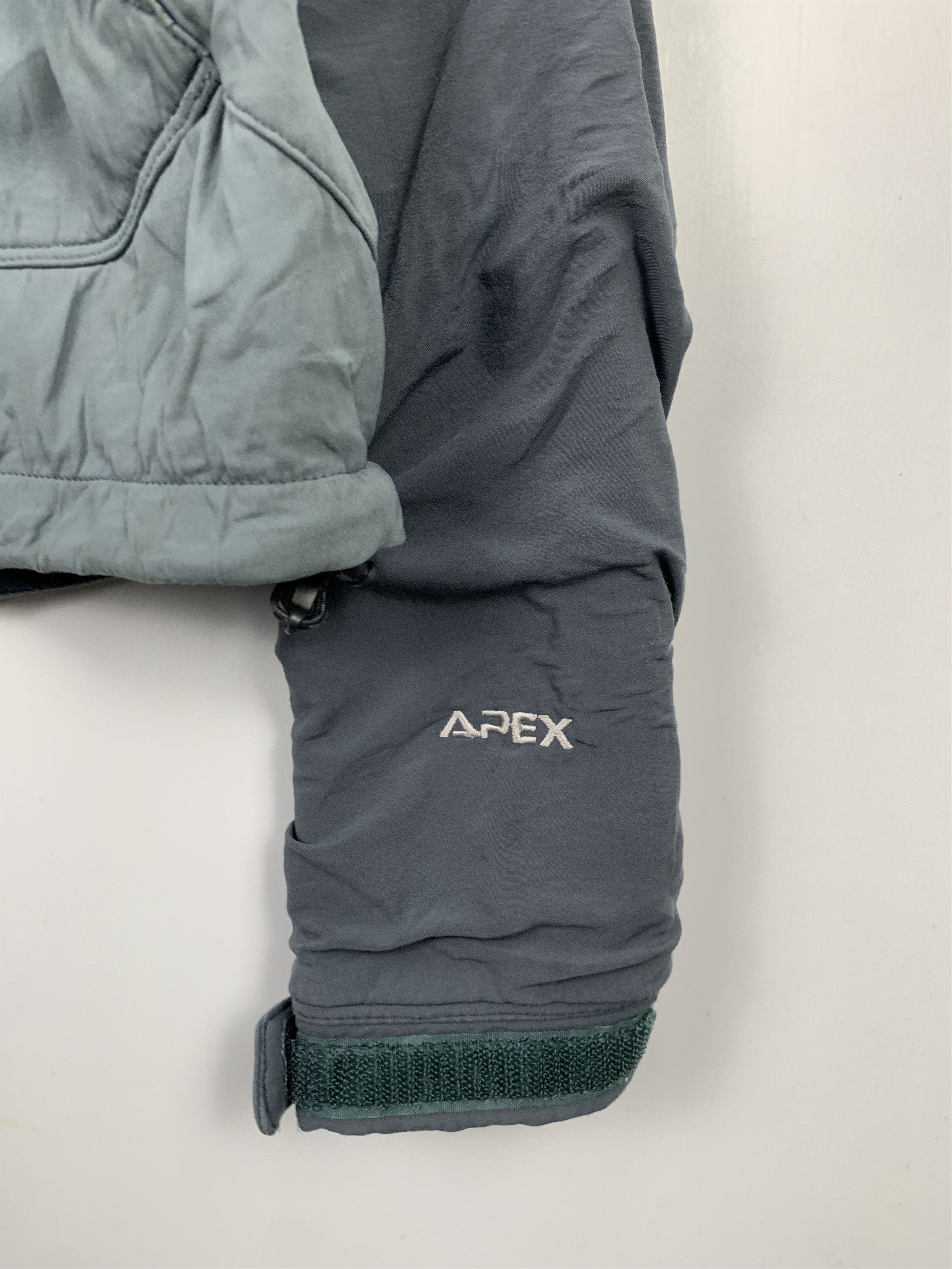The North Face Vintage The North Face Windbreaker Jacket J1311 Size US M / EU 48-50 / 2 - 6 Thumbnail