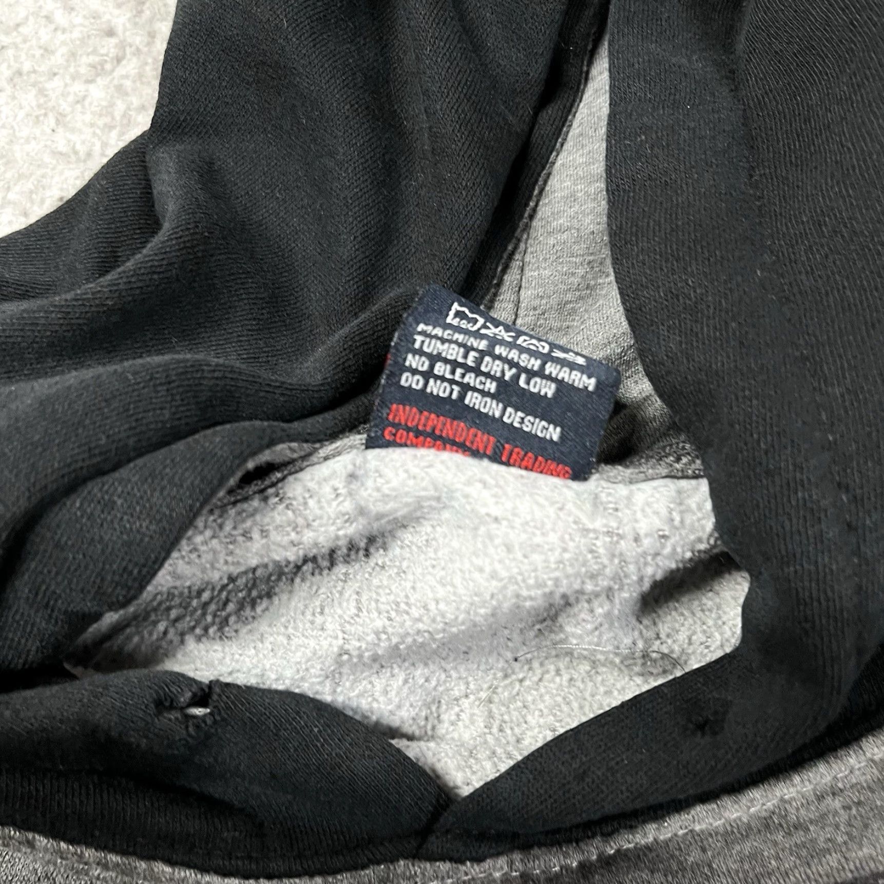 Vintage A Day To Remember Hoodie Mens M Band Rock Common Courtesy ADTR Merch Tour Black Cotton Fleece Logo Hooded Vintage Mens Size US M / EU 48-50 / 2 - 3 Thumbnail