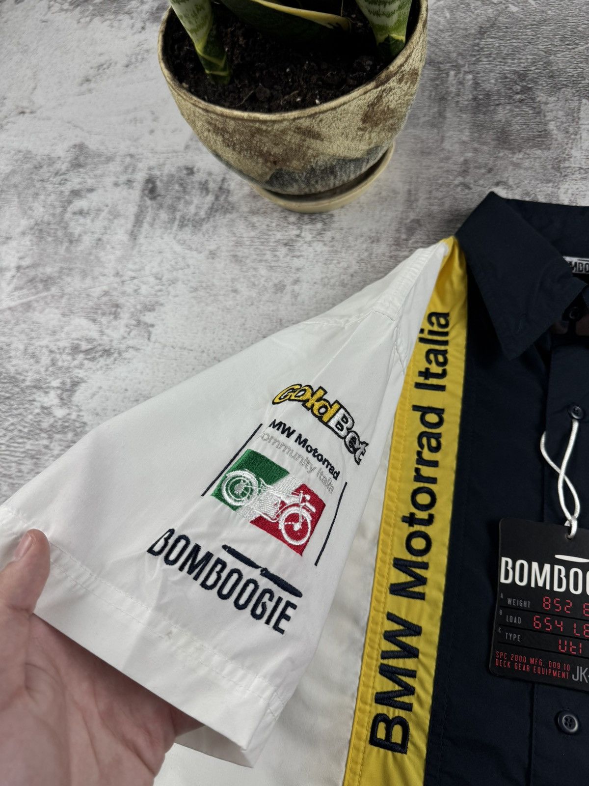 Bomboogie Vintage Bomboogie Formula 1 F1 Motorrad Button NEW Shirt Tee Size US S / EU 44-46 / 1 - 11 Thumbnail