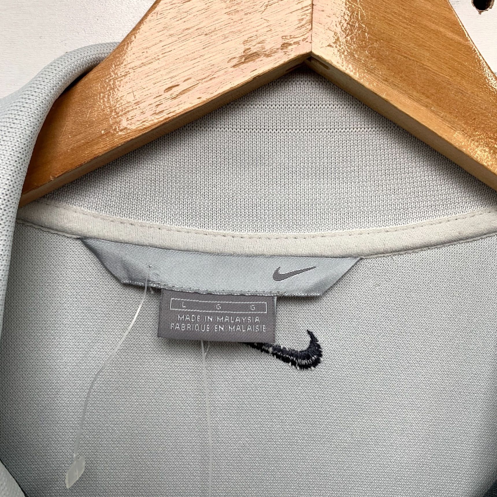 Nike VINTAGE Nike Foot Wing Track Jacket Mens L Gray Zip NWT Size US L / EU 52-54 / 3 - 3 Thumbnail