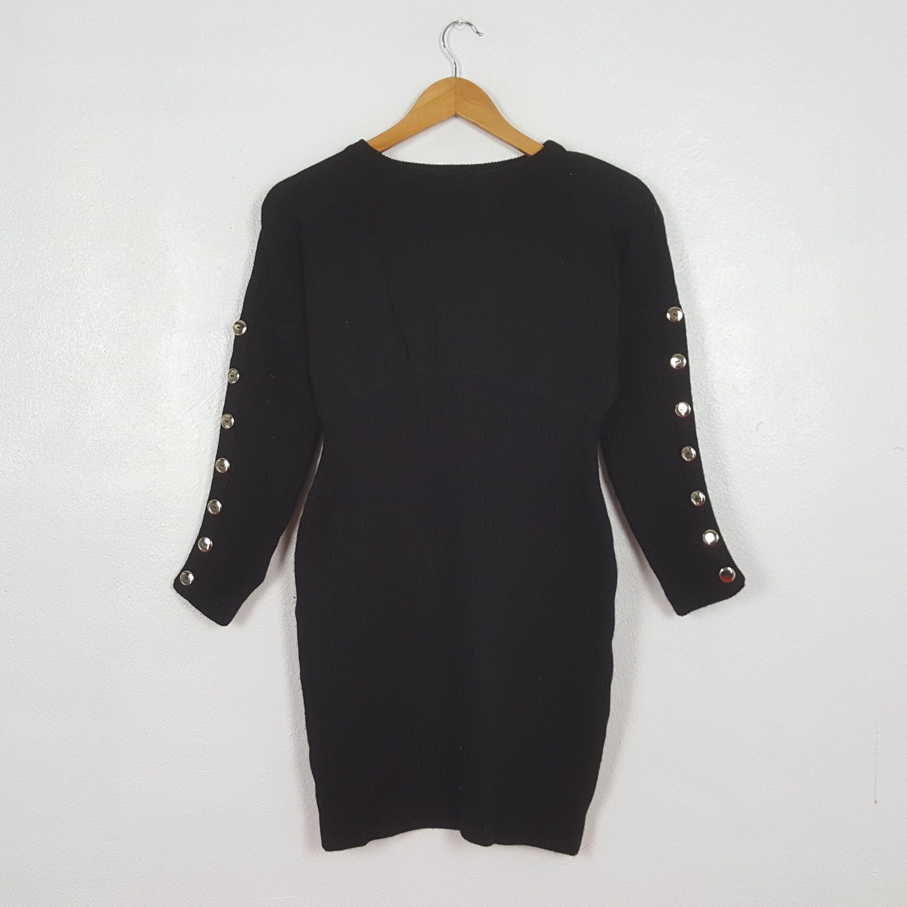 Yves Saint Laurent Vintage Yves Saint Laurent Fashion Brand Sweatshirt C322N15 Size XS / US 0-2 / IT 36-38 - 1 Thumbnail