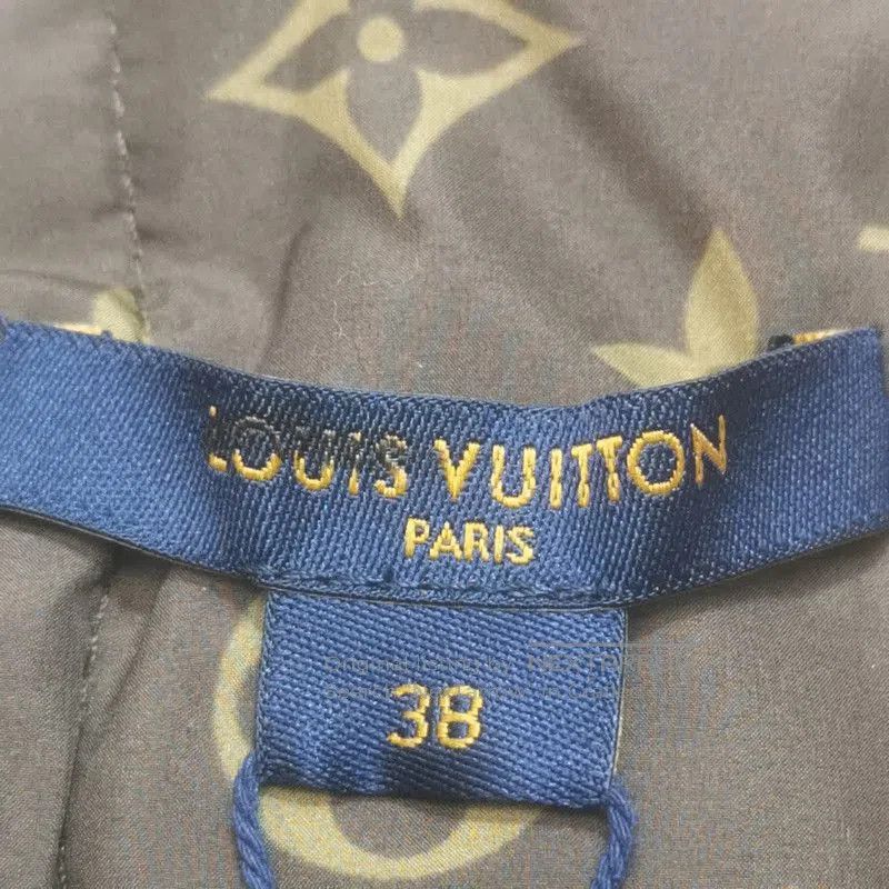 Louis Vuitton Louis Vuitton Wool Blend V-Neck Jacket. Size US S / EU 44-46 / 1 - 5 Thumbnail