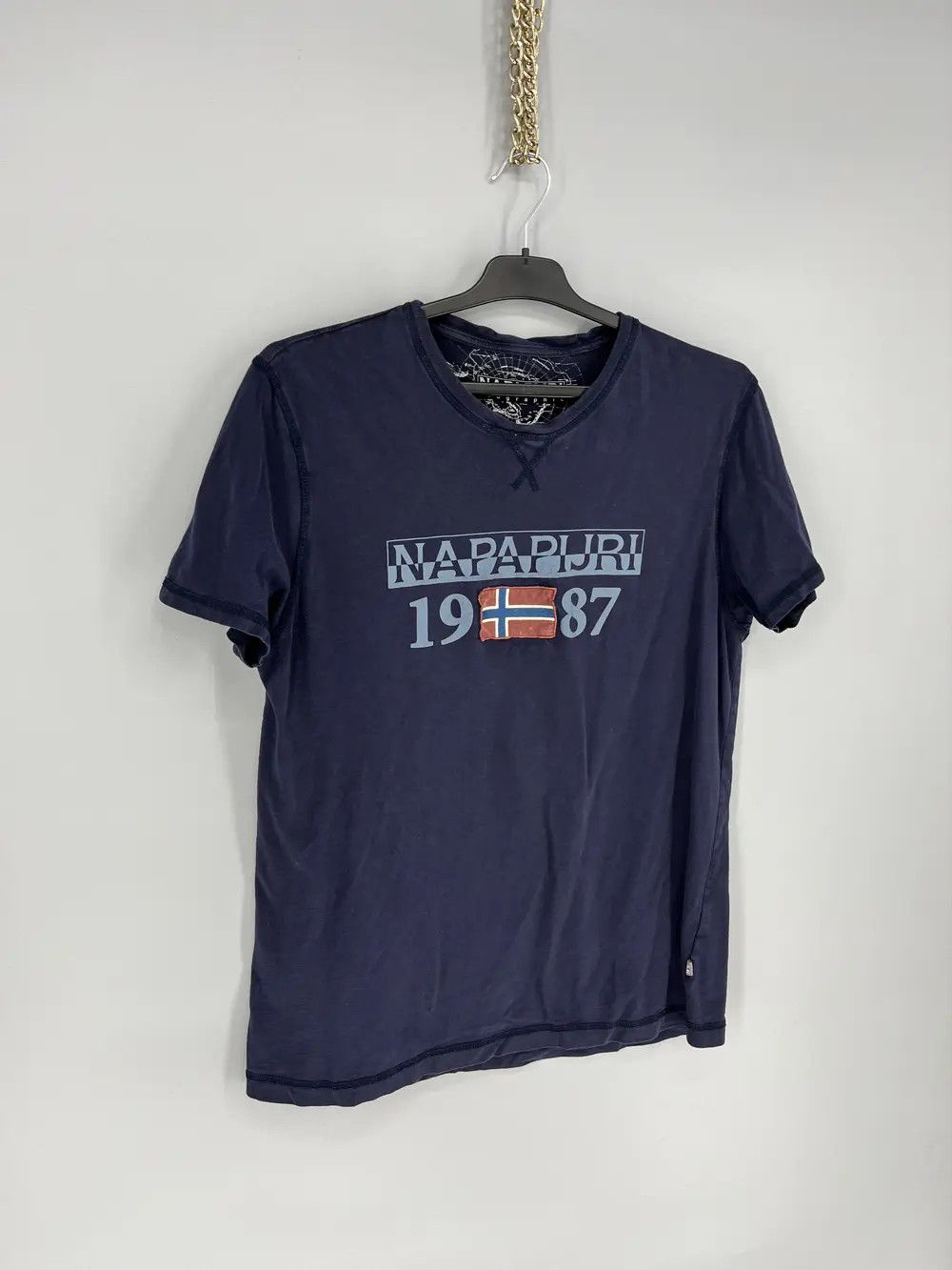 Vintage Vintage Napapijri Geographic Designer Fashion Style Shirt Size US L / EU 52-54 / 3 - 2 Thumbnail