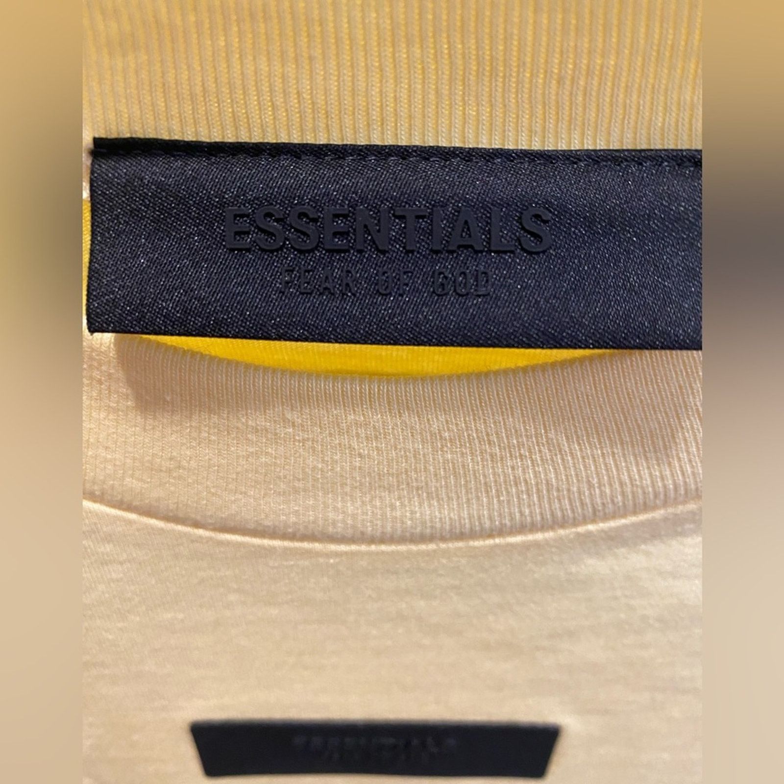 Fear of God FEAR OF GOD ESSENTIAL Slogo appliqué cotton T-Shirt Yellow L Size US L / EU 52-54 / 3 - 8 Thumbnail