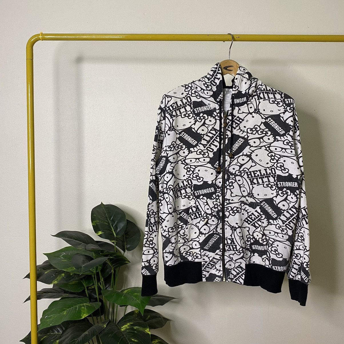 Anime × Japanese Brand × Vintage Vintage Hello Kitty AOP Zip Up Hoodie Size US M / EU 48-50 / 2 - 1 Thumbnail