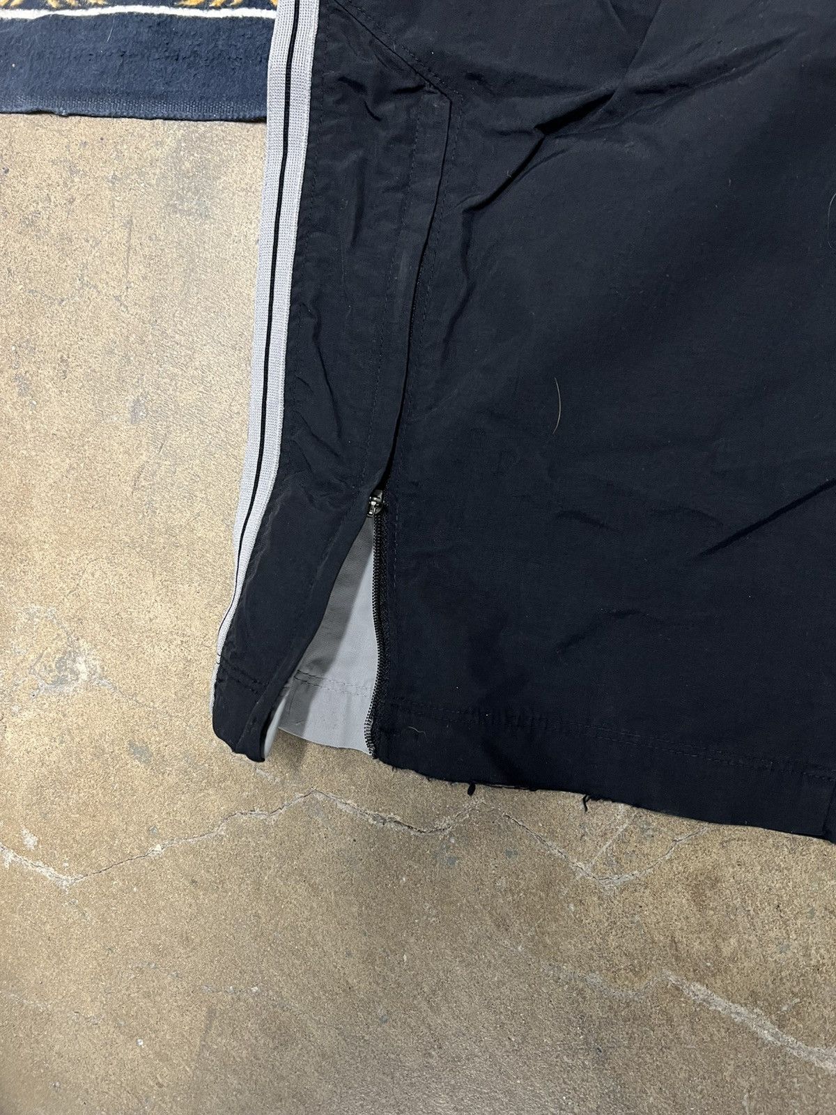 Nike Black Nike track pants size L side stripes baggy skater y2k Size US 34 / EU 50 - 9 Thumbnail