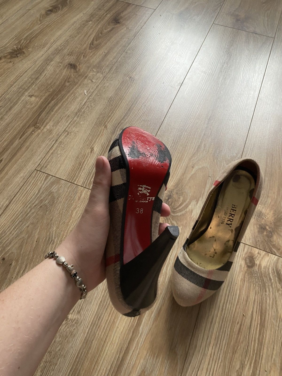 Burberry Vintage burberry heels Size US 7 / IT 37 - 5 Thumbnail