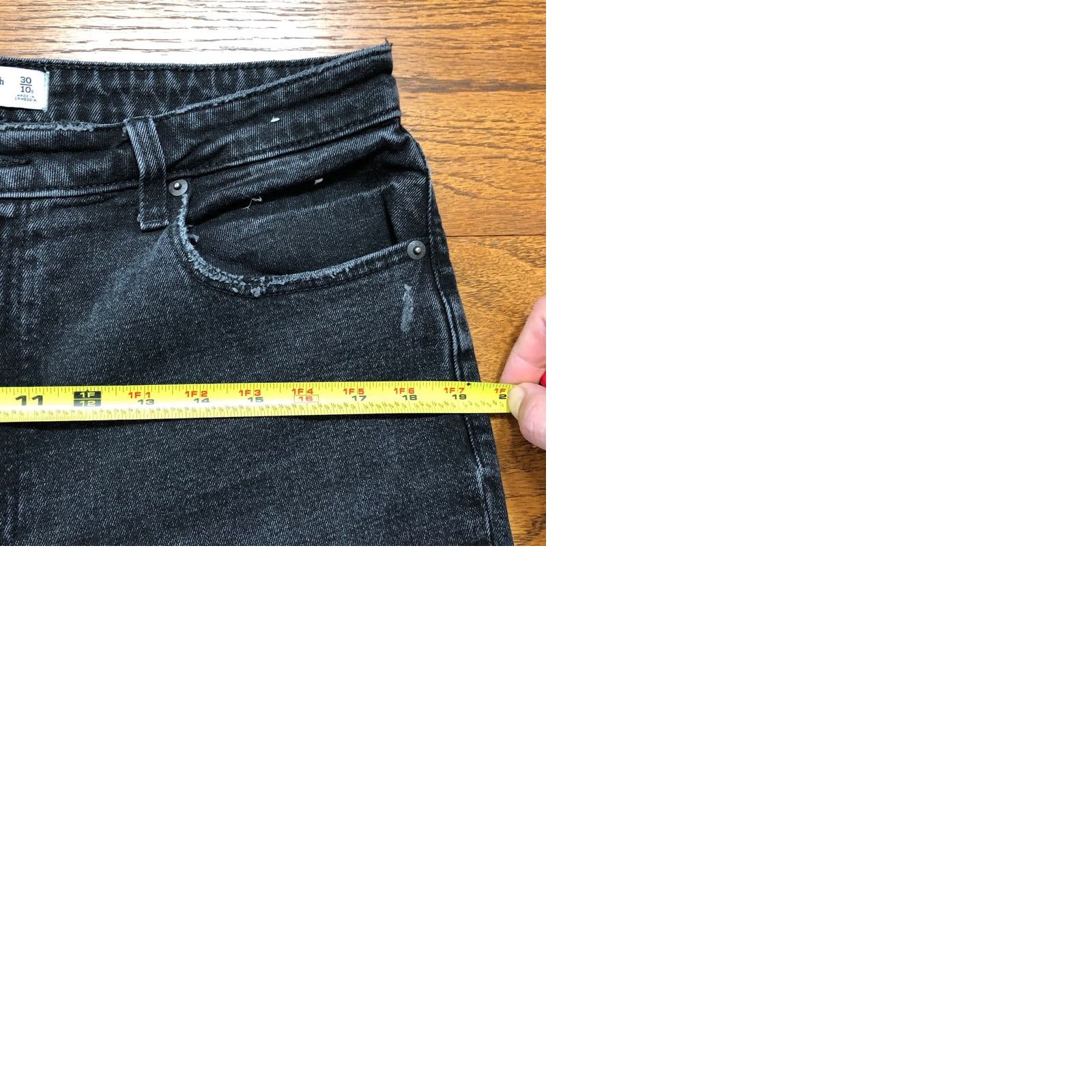 Abercrombie & Fitch Abercrombie & Fitch The Skinny High Rise Curve Love Jeans Size 10 Black Denim 24in Inseam 90s Bohemian Distressed Slim Regular Womens Size 32" / US 10 / IT 46 - 9 Thumbnail