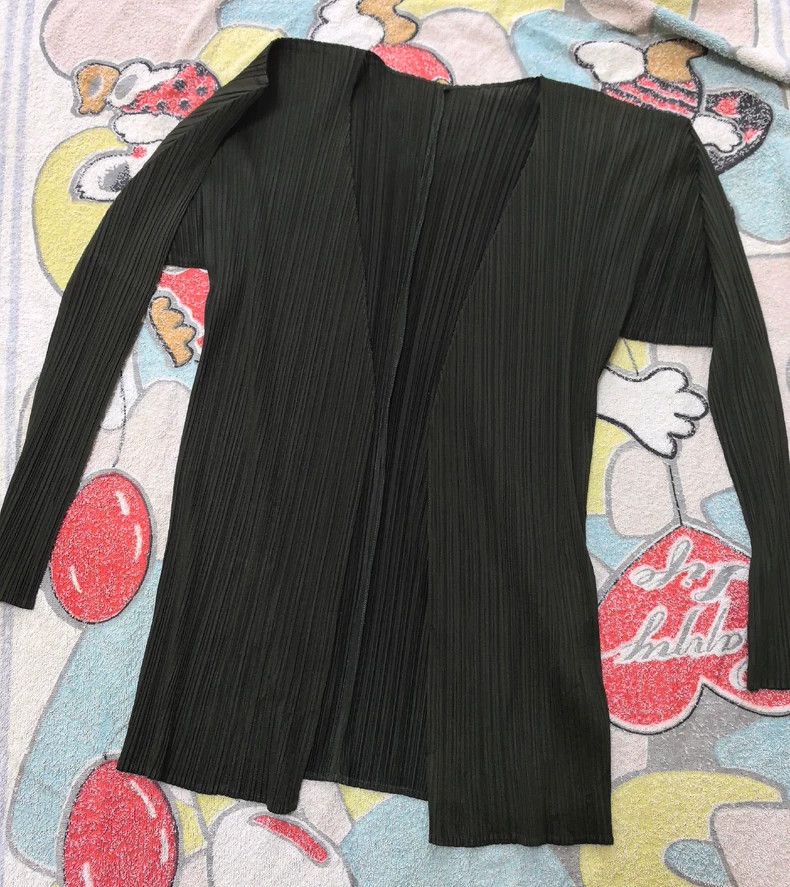 Issey Miyake issey miyake size：3 Dark green cardigan 2506-Nextarrow Size XXS / US 00 / IT 34 - 2 Thumbnail