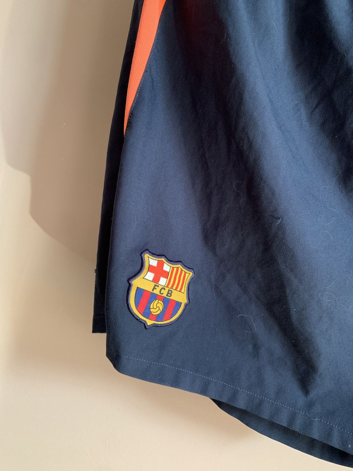 Vintage Fc Barcelona vintage navy blue pink soccer shorts Nike Size US 38 / EU 54 - 3 Thumbnail