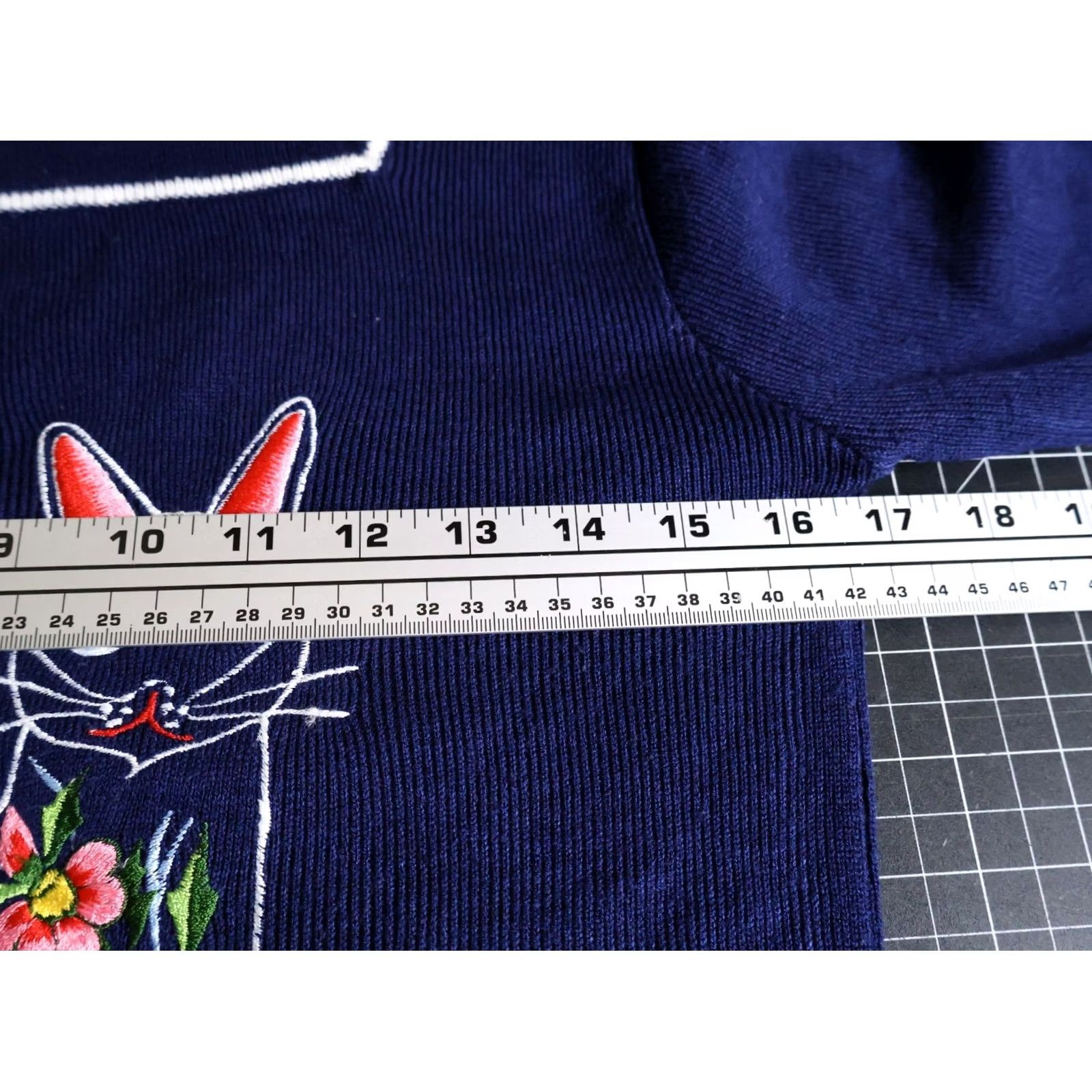 Vintage VINTAGE Leroy Knitwear Cat Embroidery Sweater Women XS Dark Blue Acrylic Knit Floral VTG Size S / US 4 / IT 40 - 5 Thumbnail