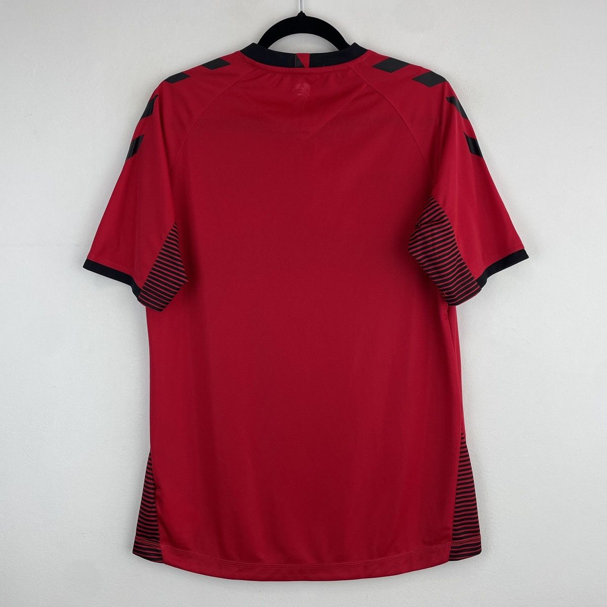 Hummel SC Freiburg Home Men’s Jersey Shirt 2018/2019 size M Size US M / EU 48-50 / 2 - 4 Thumbnail