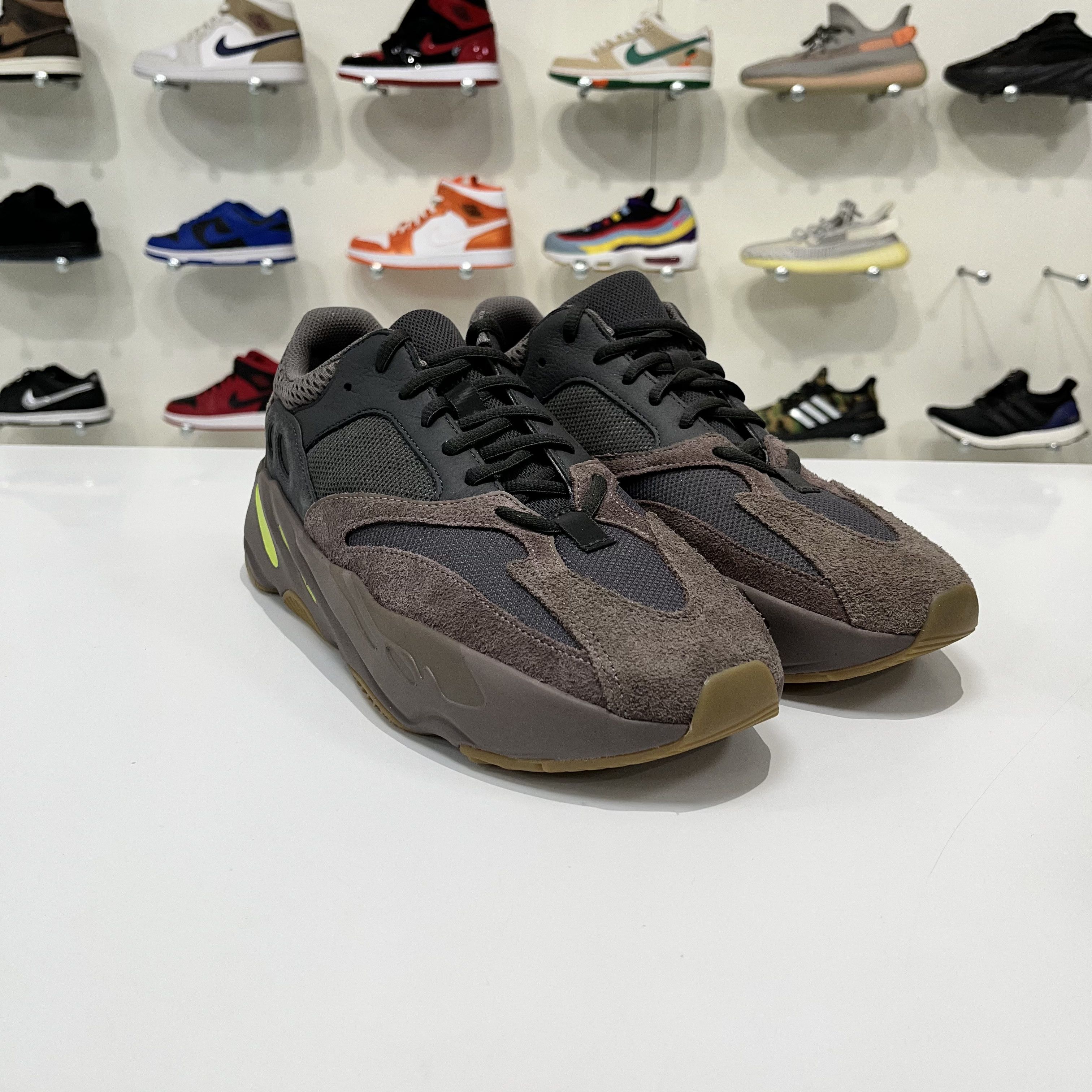 Adidas Adidas Yeezy Boost 700 Mauve Size US 11 / EU 44 - 8 Thumbnail