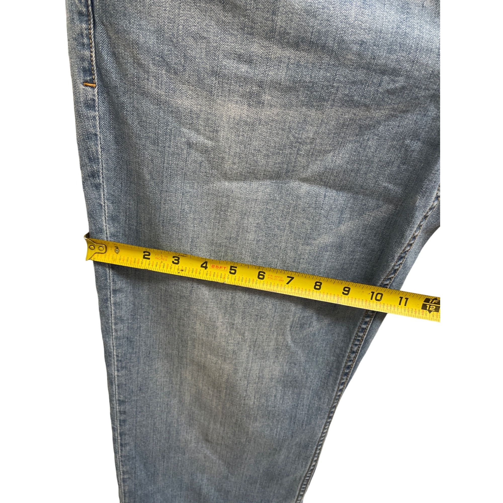 Tommy Bahama Tommy Bahama Men's Light Wash Jeans Size 38 x 32 SKU 1107 Size US 38 / EU 54 - 3 Thumbnail