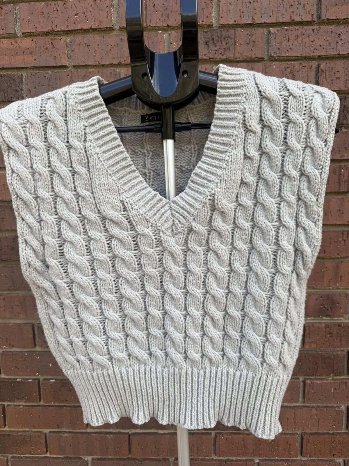 Other Very J Sleeveless Gray Cable Knit Sweater Vest Top Medium Size M / US 6-8 / IT 42-44 - 2 Thumbnail