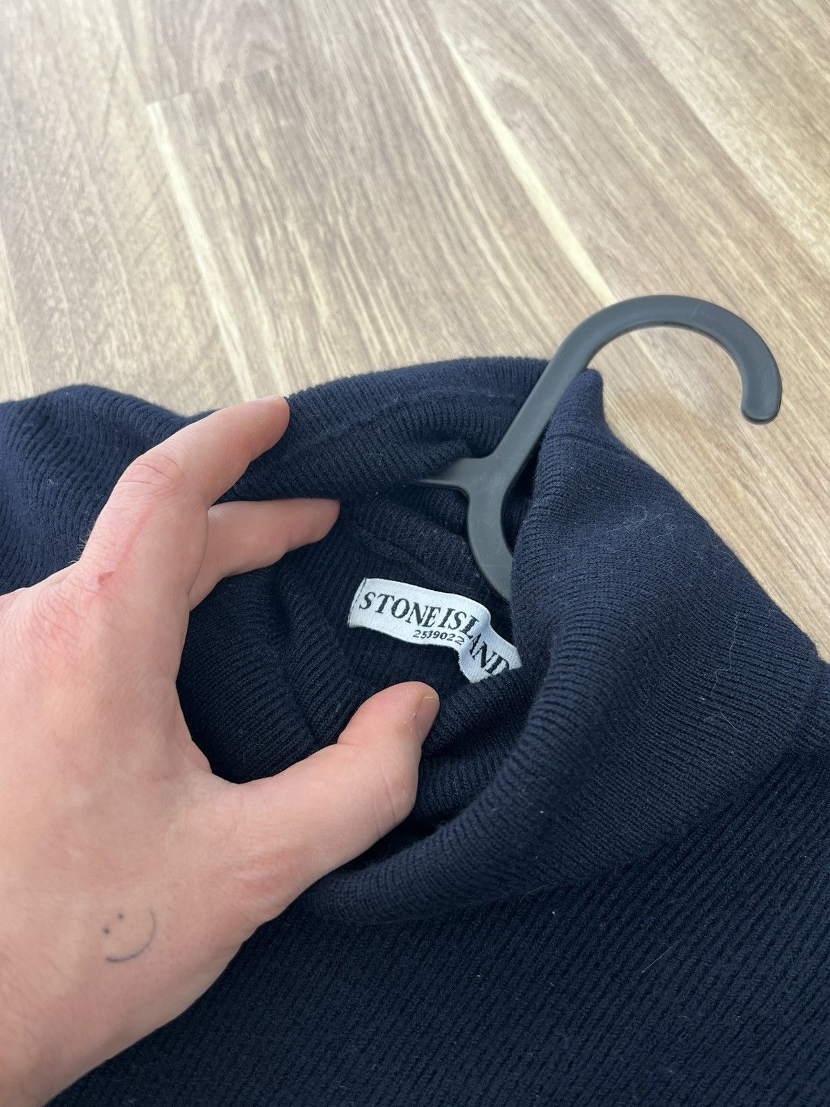 Stone Island Vintage Stone Island Wool Navy Turtle Neck Sweater XXLfits M Size US M / EU 48-50 / 2 - 9 Thumbnail