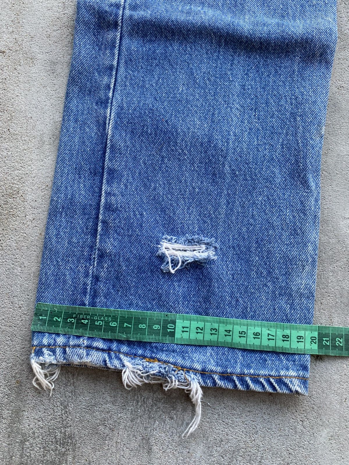 Levi's Vintage Clothing VINTAGE LEVI’S 501 DISTRESSED Size US 31 - 21 Thumbnail