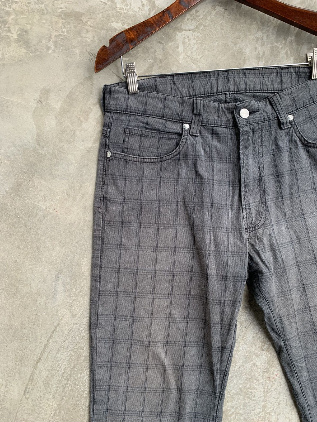 Designer × Wrangler Casual Pants By Wrangler Size US 33 - 2 Thumbnail