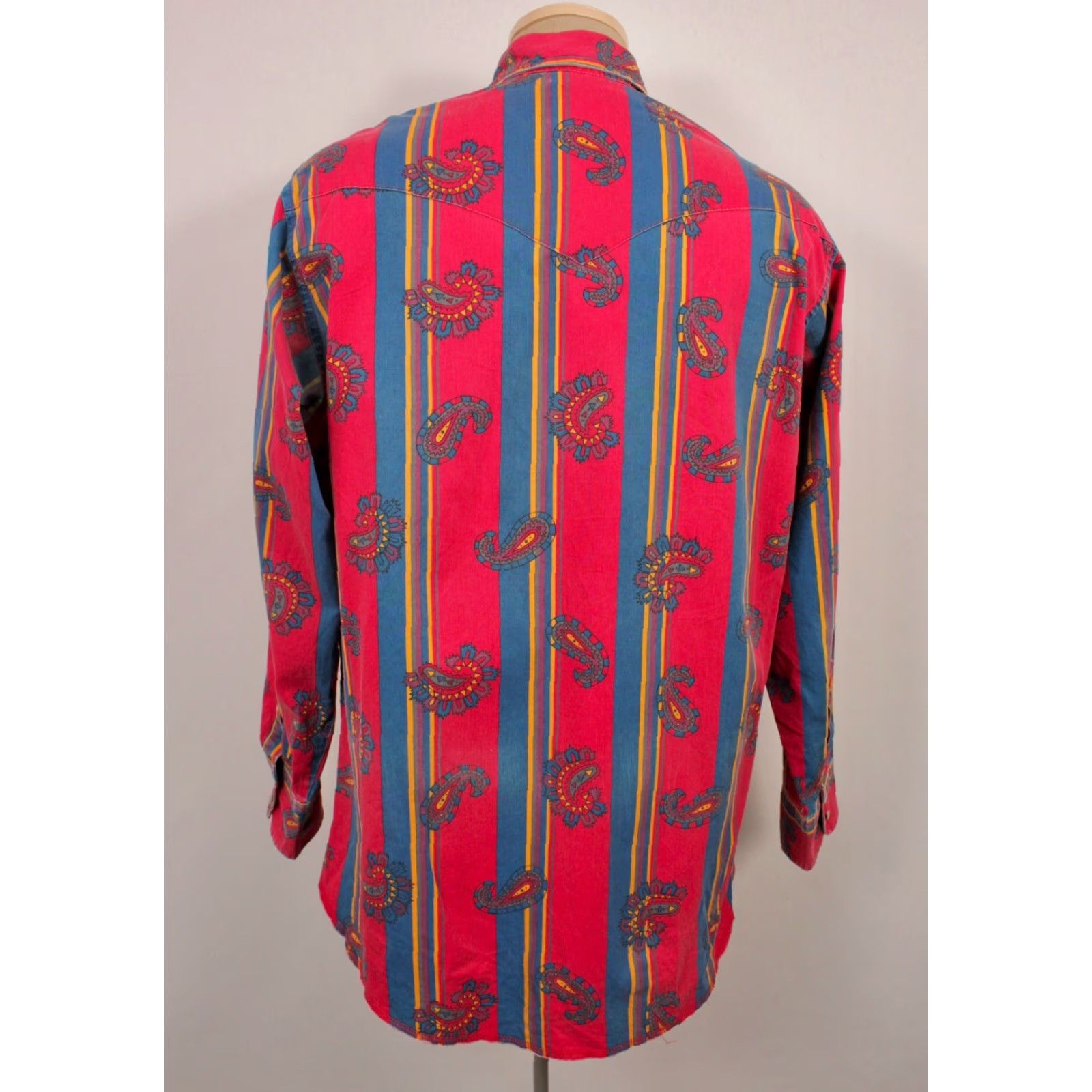 Wrangler VINTAGE Wrangler Western Shirt Mens 33 Red Blue Paisley 90s Shirt Wrangler 1990s"" Size US XS / EU 42 / 0 - 2 Thumbnail