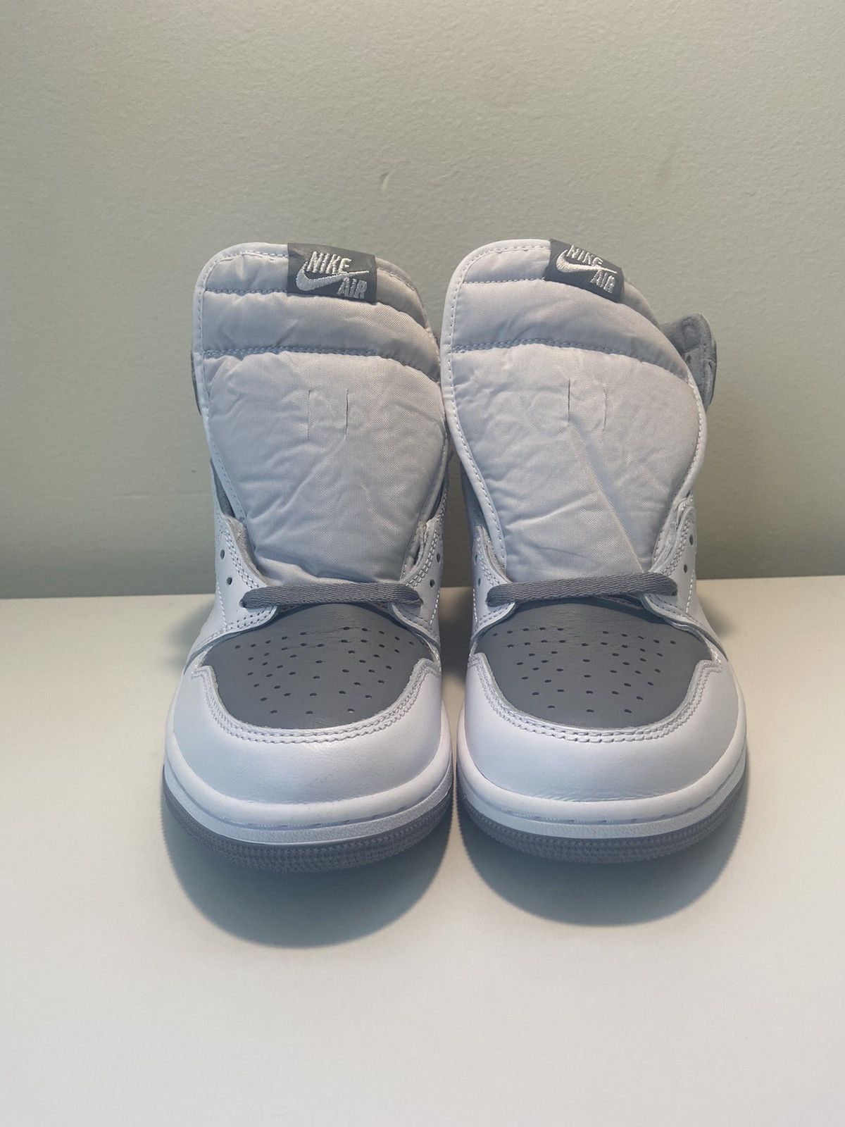 Jordan Brand Air Jordan 1 Retro High OG "Stealth” Size US 9 / EU 42 - 1 Thumbnail